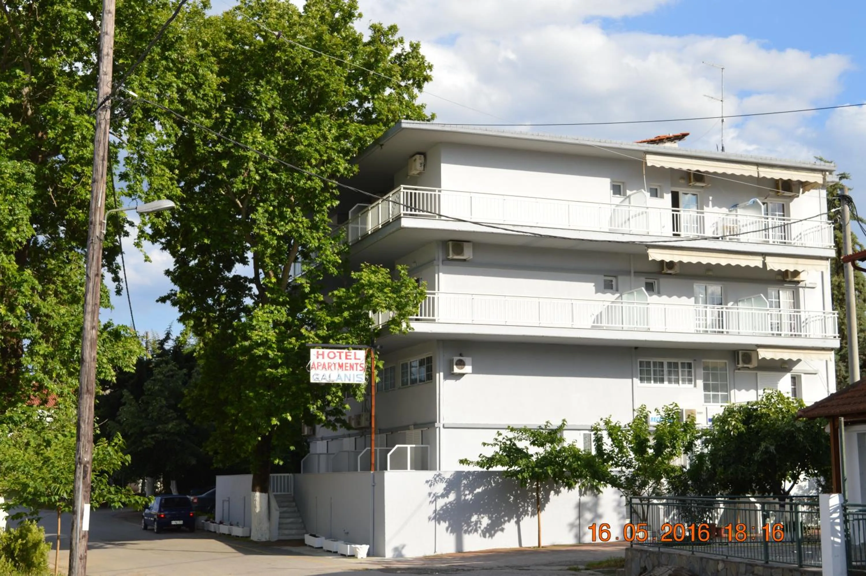 Facade/entrance in Galanis Studios and Apartments