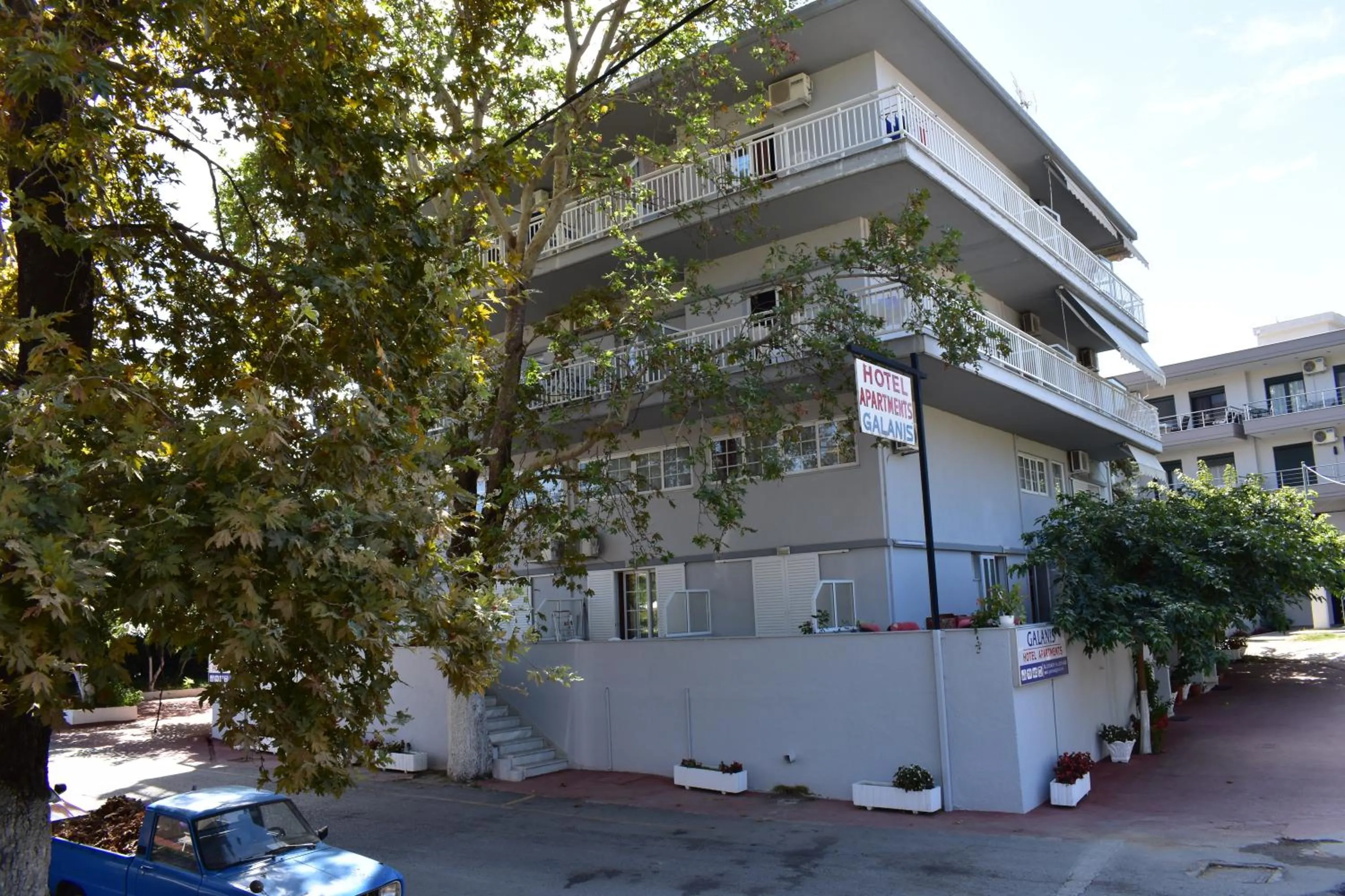 Galanis Studios and Apartments