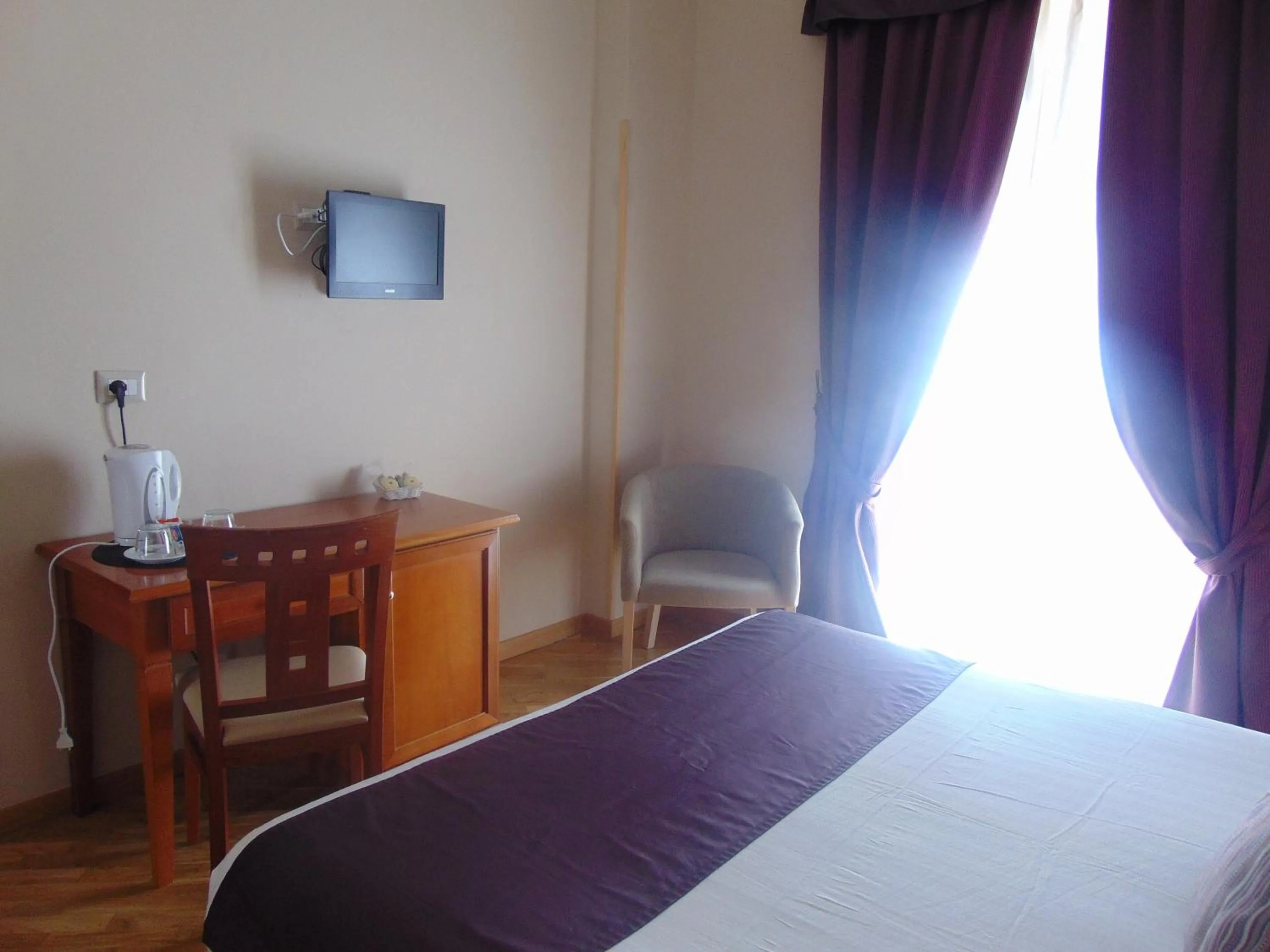 Communal lounge/ TV room, Bed in Hotel delle Terme & Spa