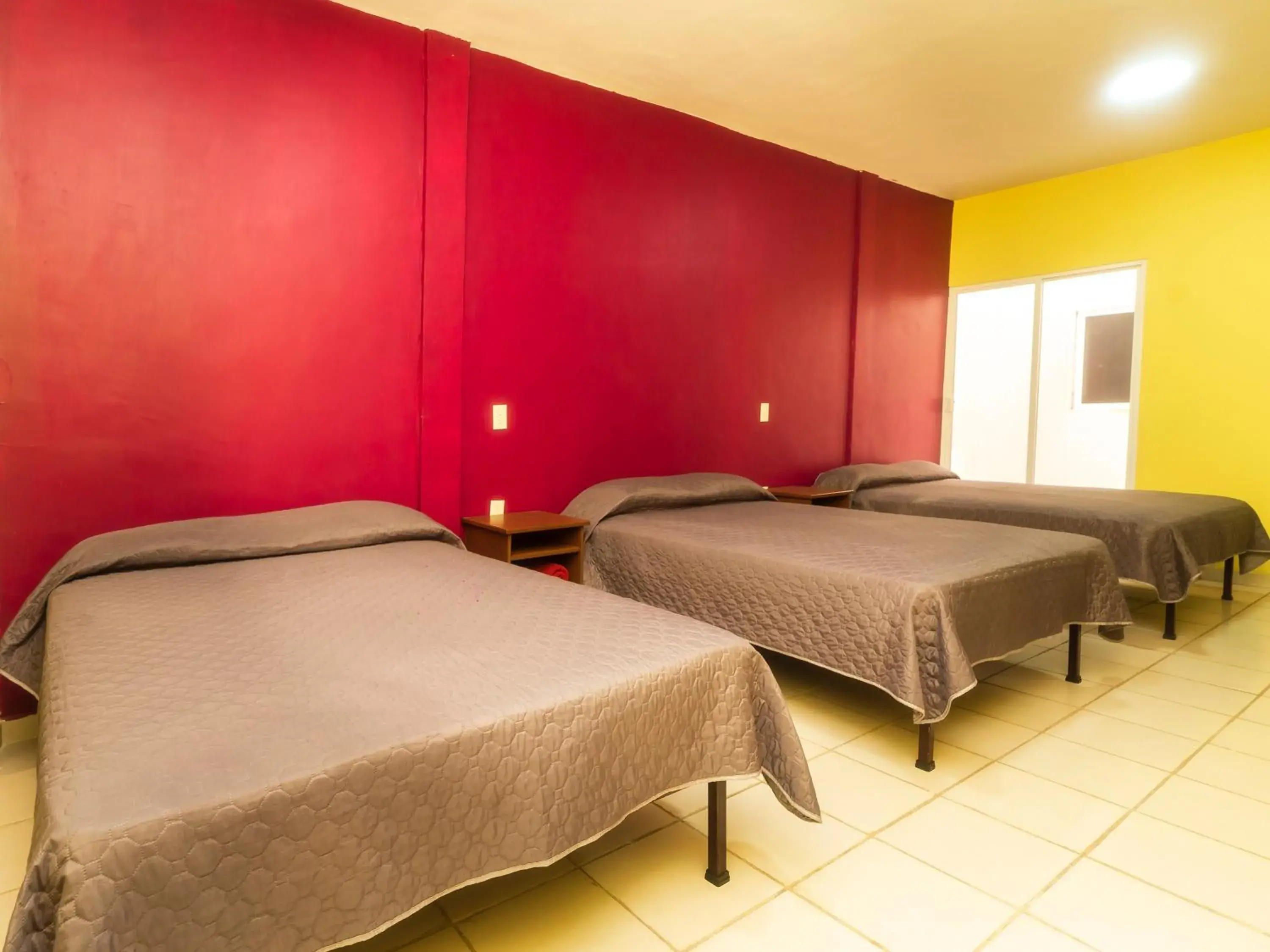 Family Room in Hotel Santa Cruz Family Room in Hotel Santa Cruz