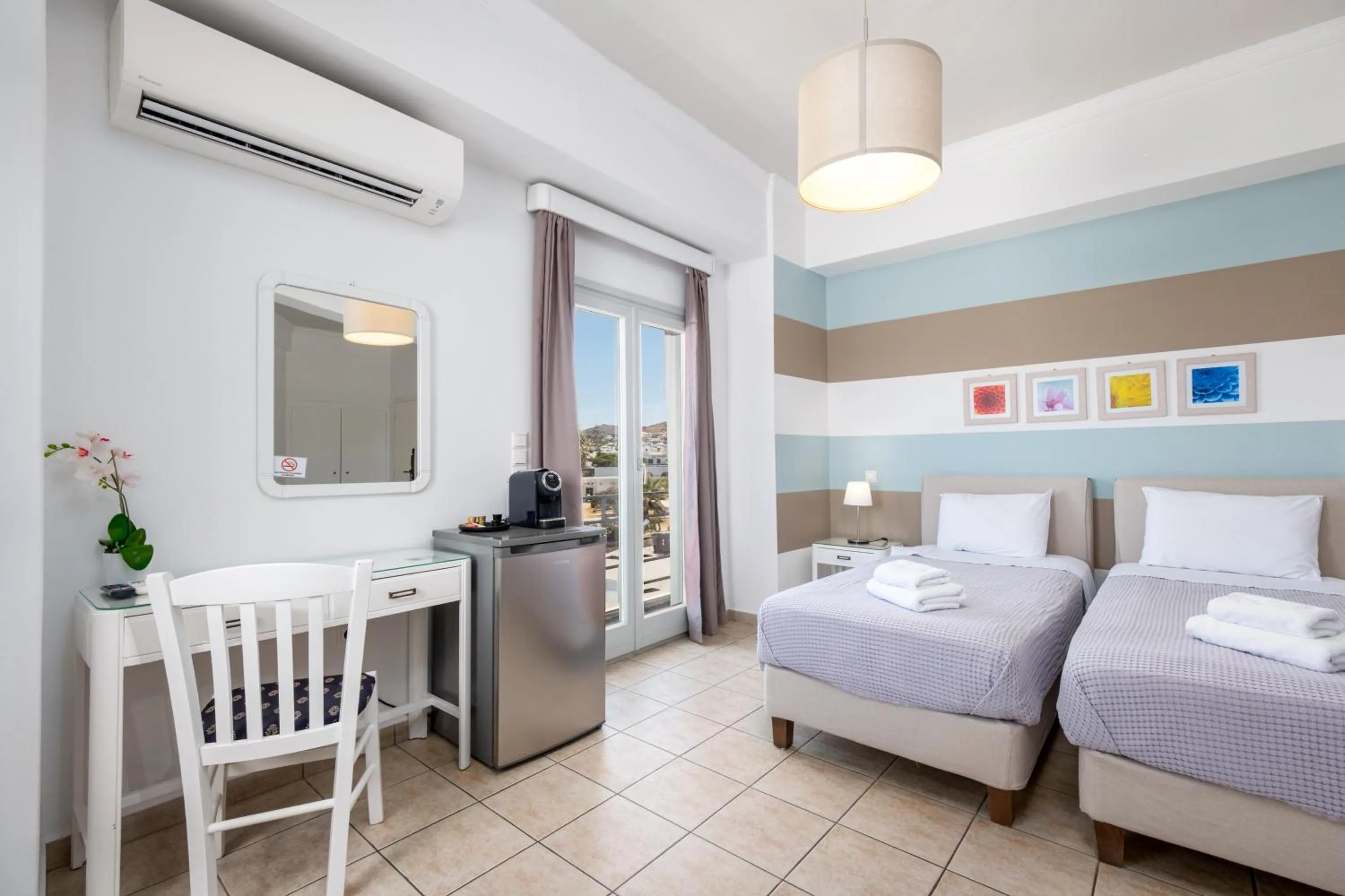 Bedroom, Bed in Hotel Oasis