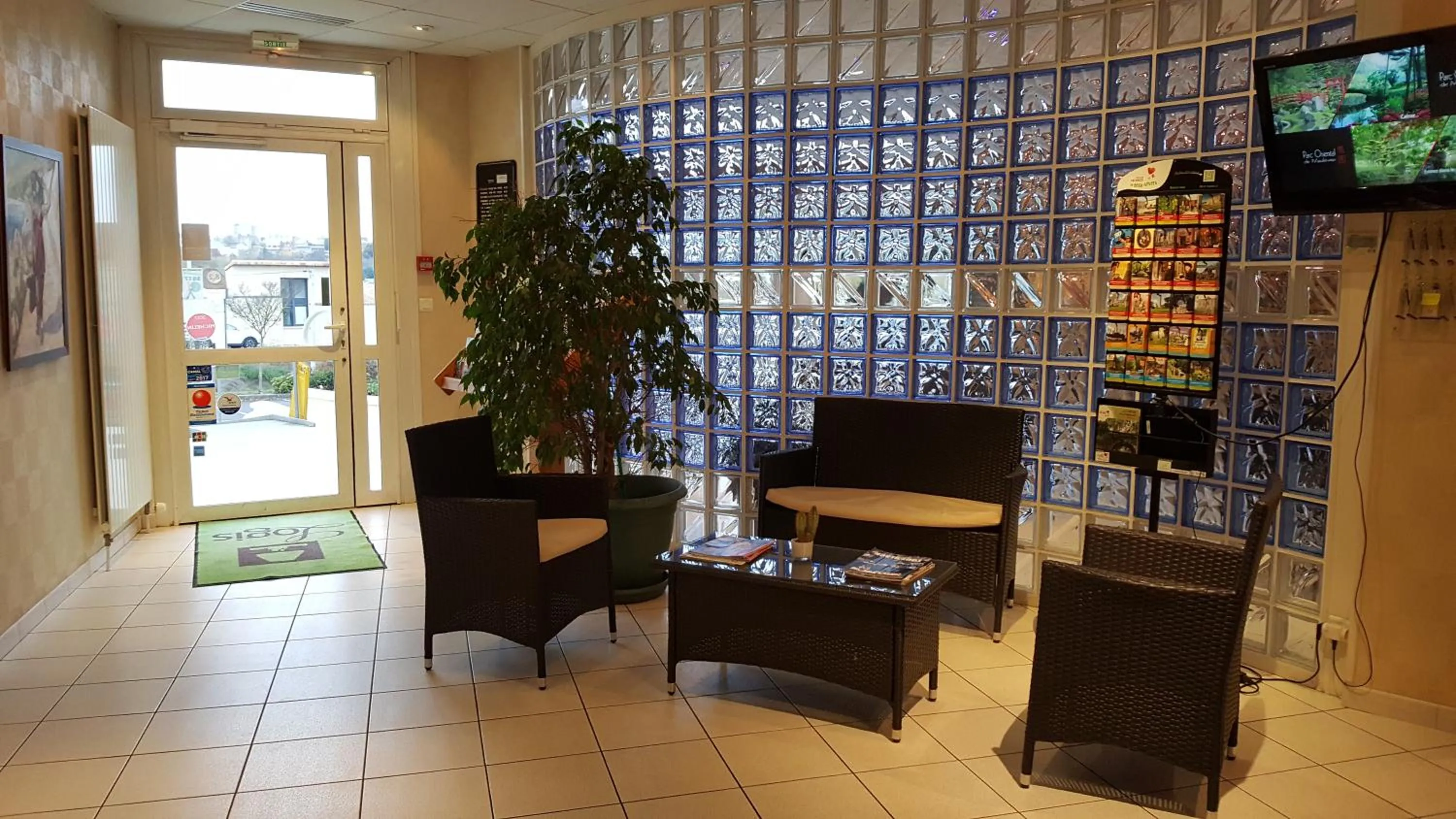 Lobby or reception in Hôtellerie Saint Jean