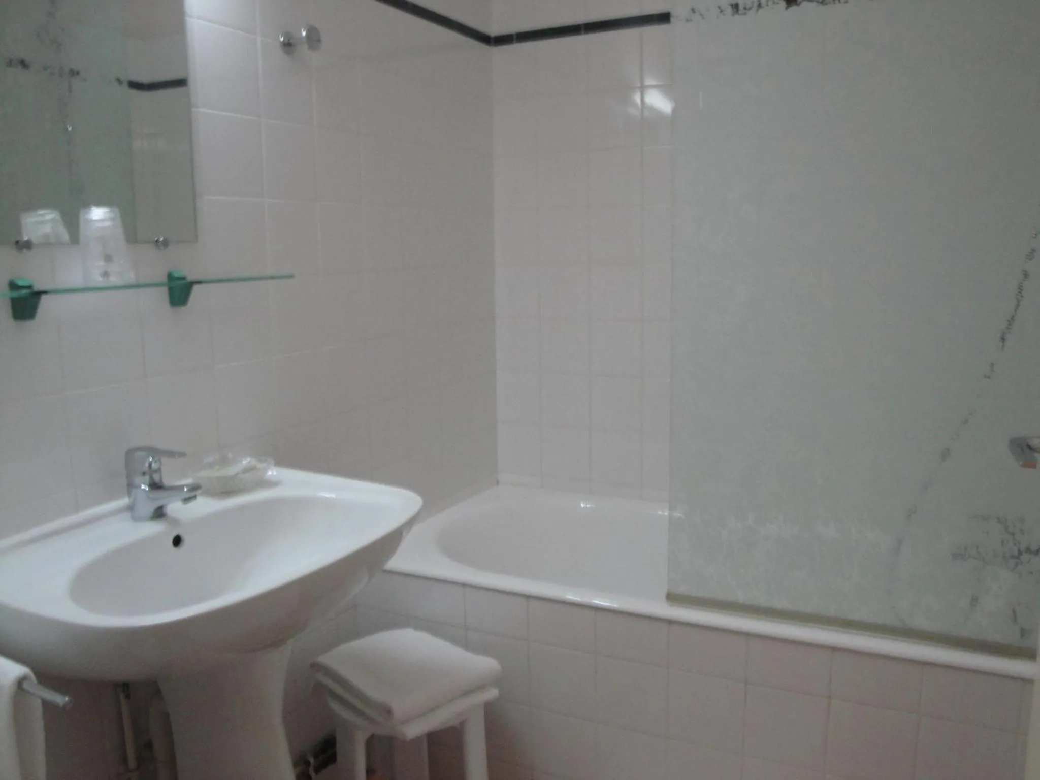 Bathroom in Hôtellerie Saint Jean