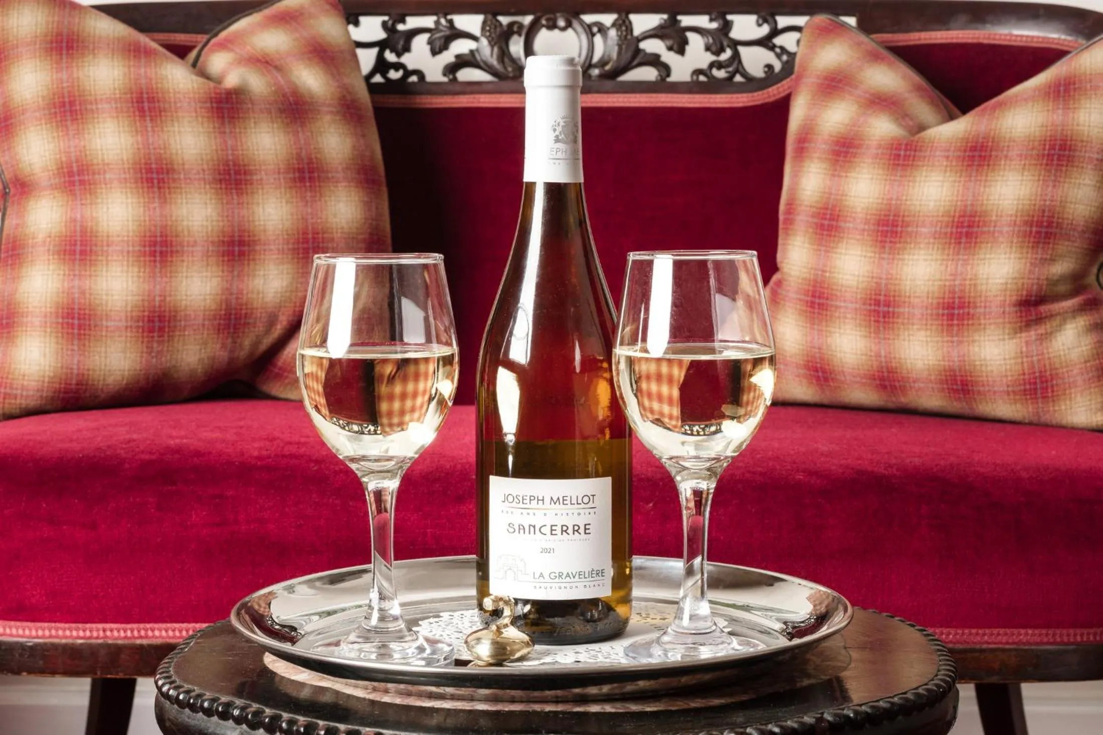 Drinks in North West Castle Hotel