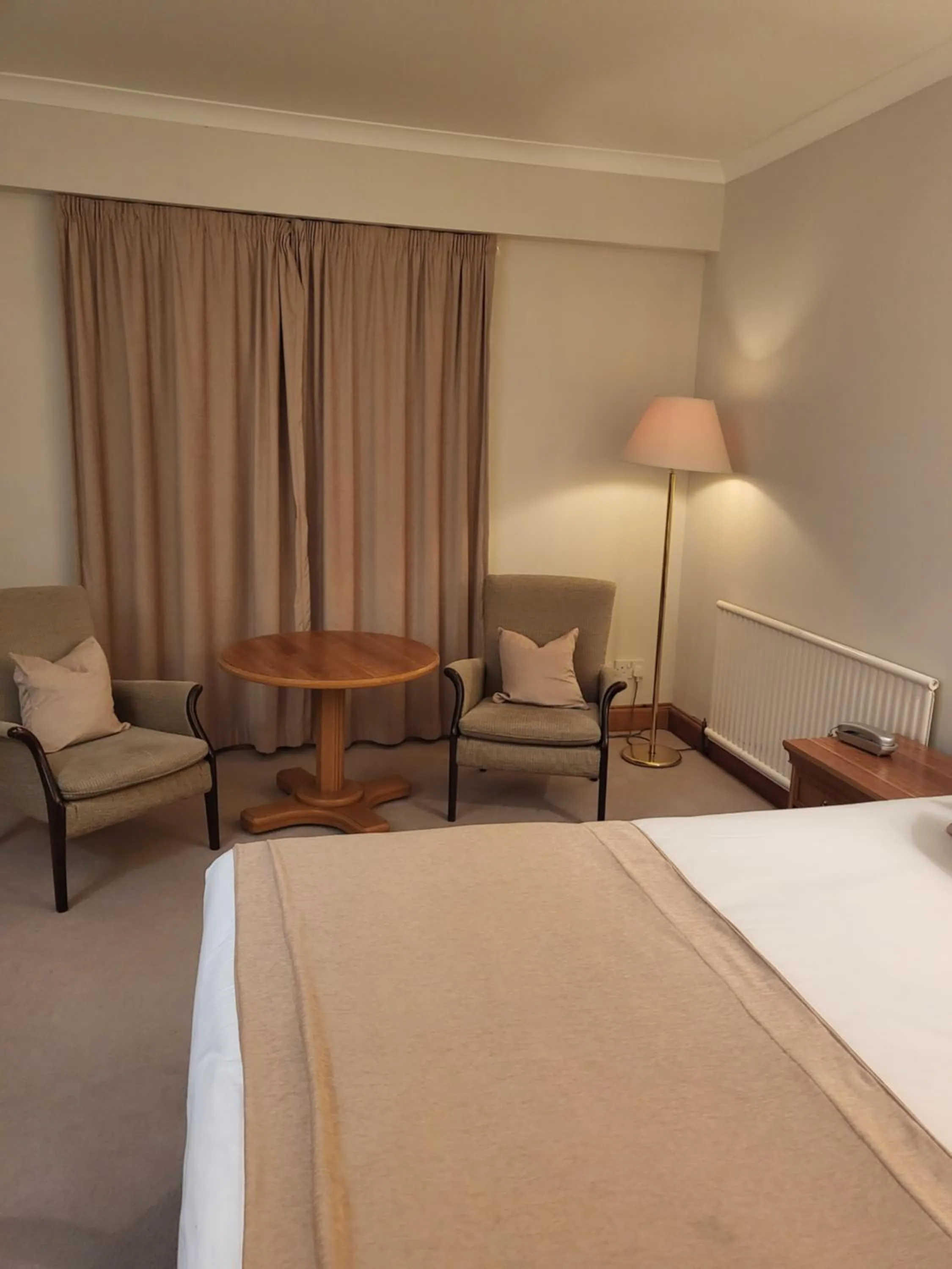 Bedroom, Bed in North West Castle Hotel