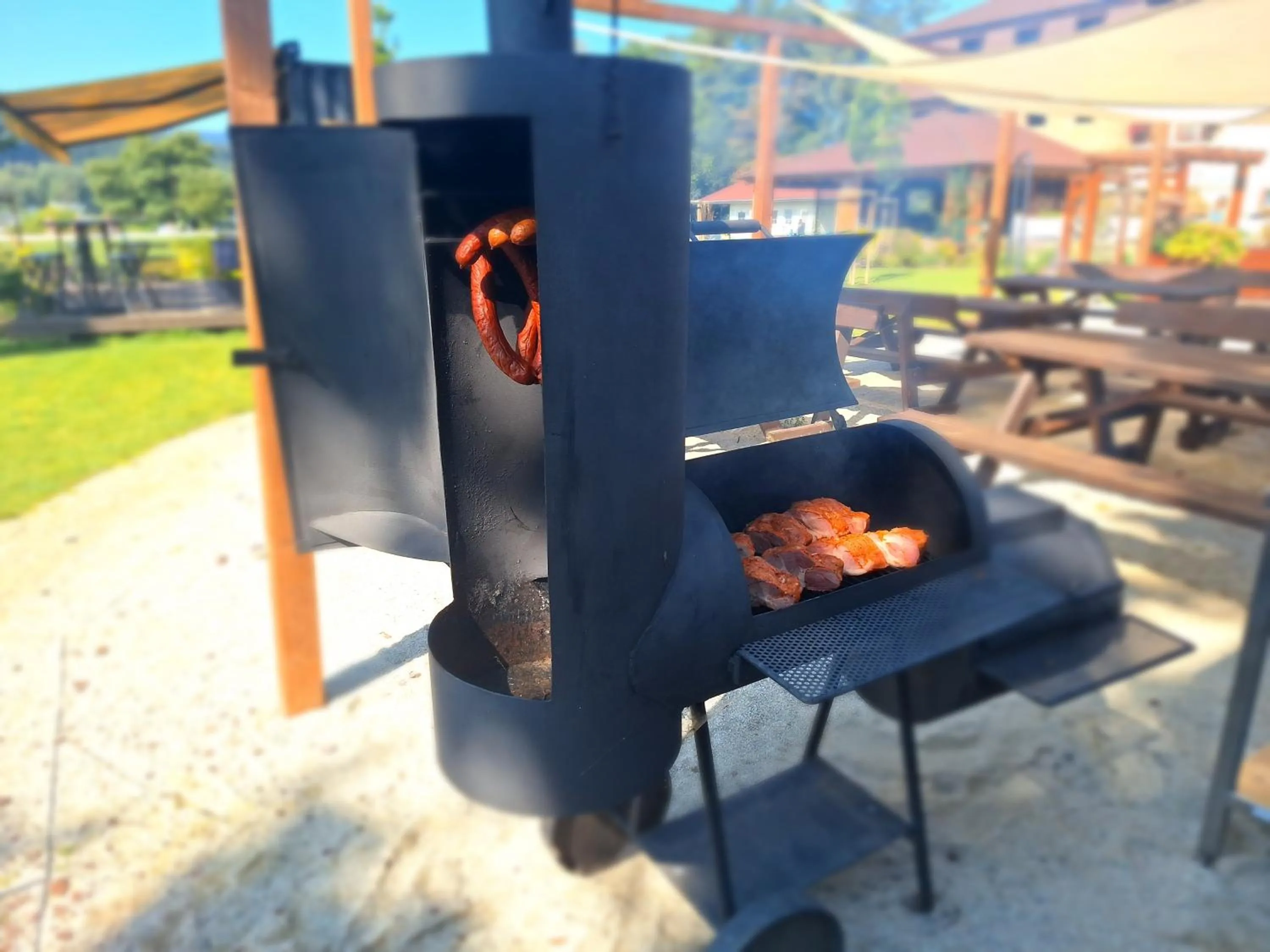 BBQ facilities in Hotel Na Pláži