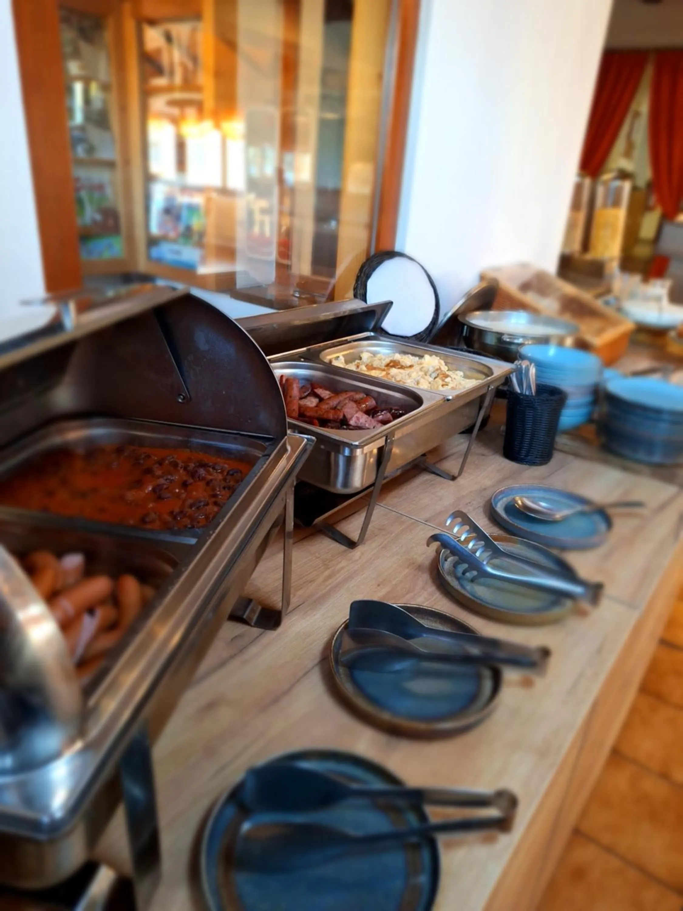 Buffet breakfast in Hotel Na Pláži