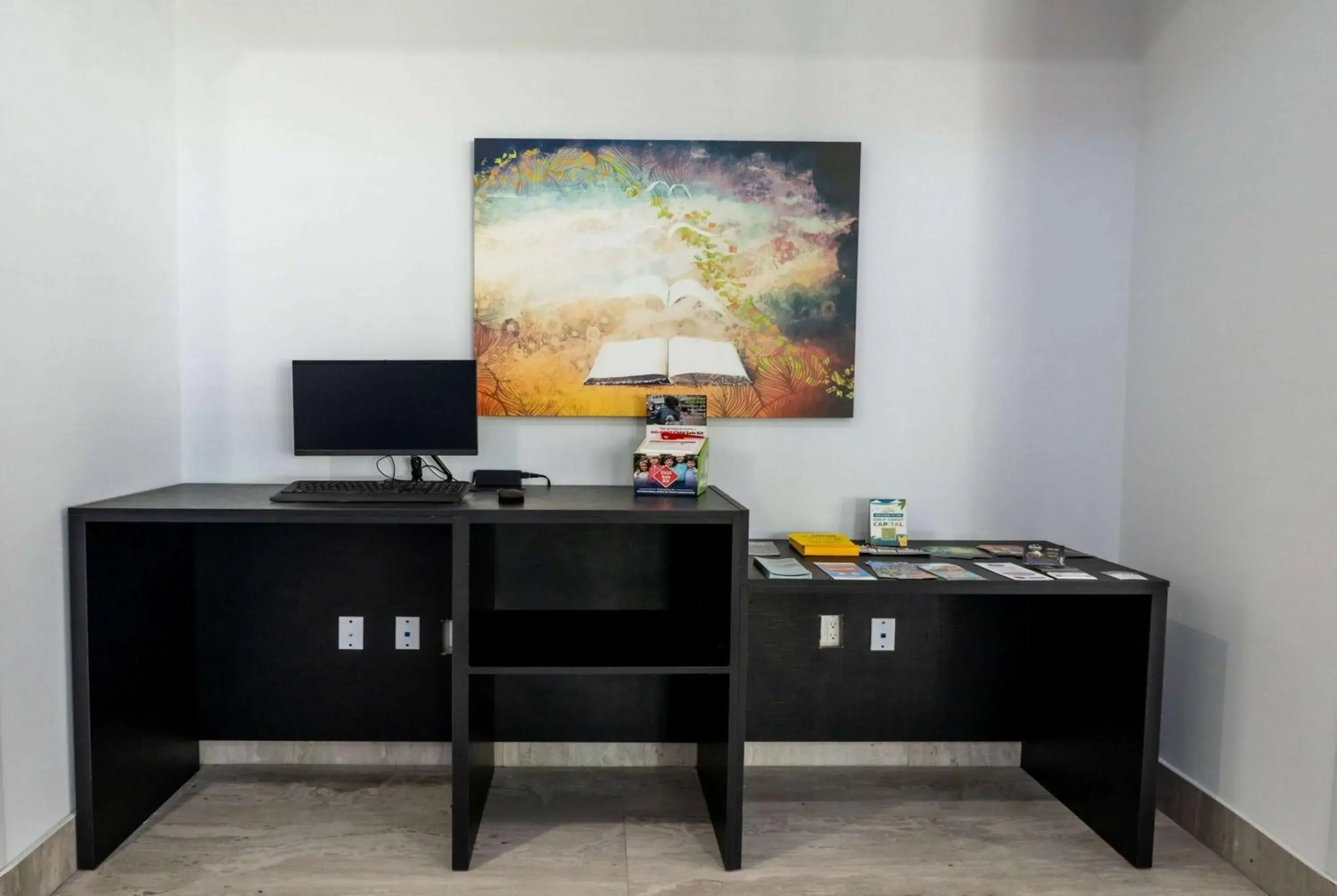 Food and drinks in La Quinta Inn & Suites by Wyndham Corpus Christi Southeast Food and drinks in La Quinta Inn & Suites by Wyndham Corpus Christi Southeast