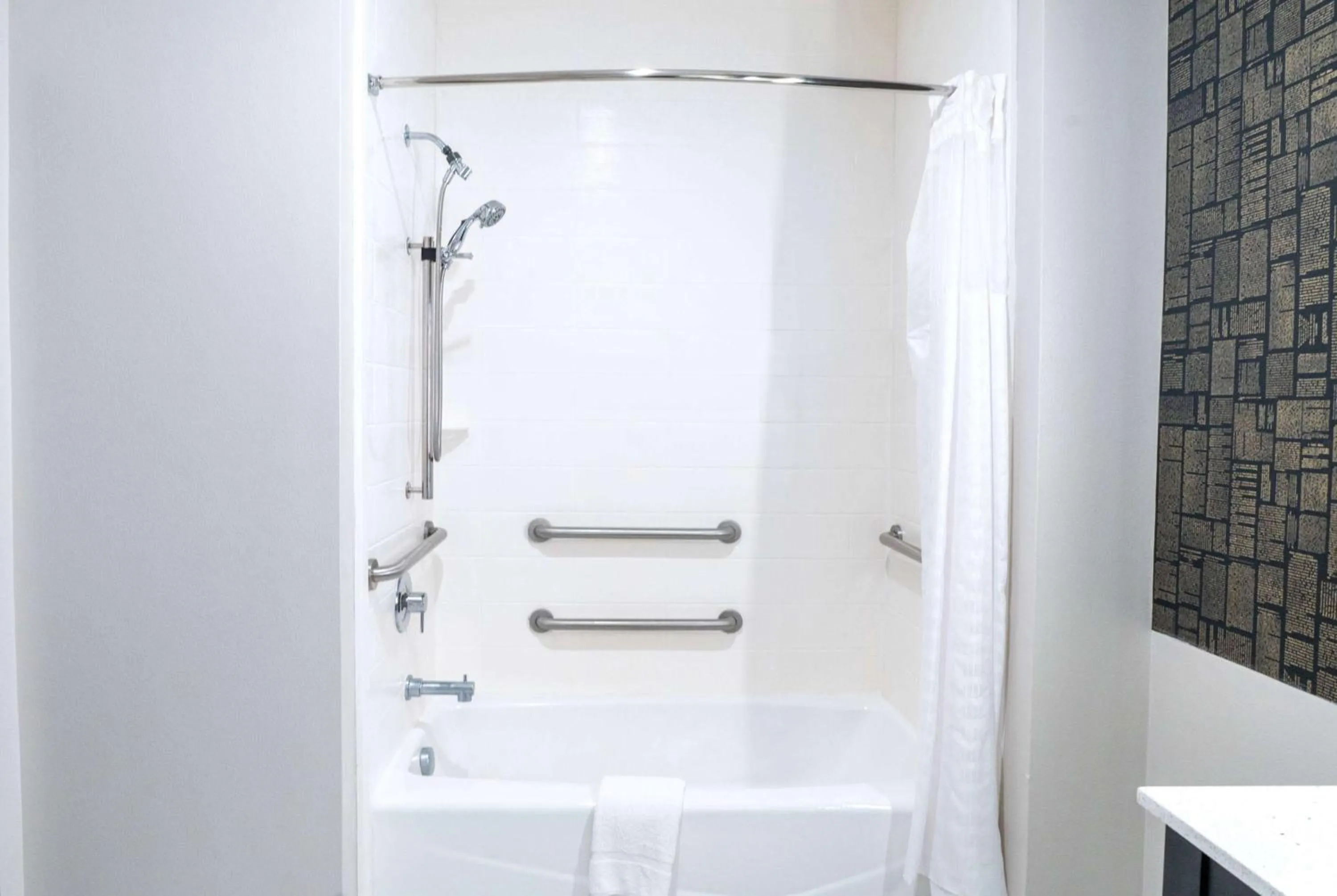 TV and multimedia in La Quinta Inn & Suites by Wyndham Corpus Christi Southeast