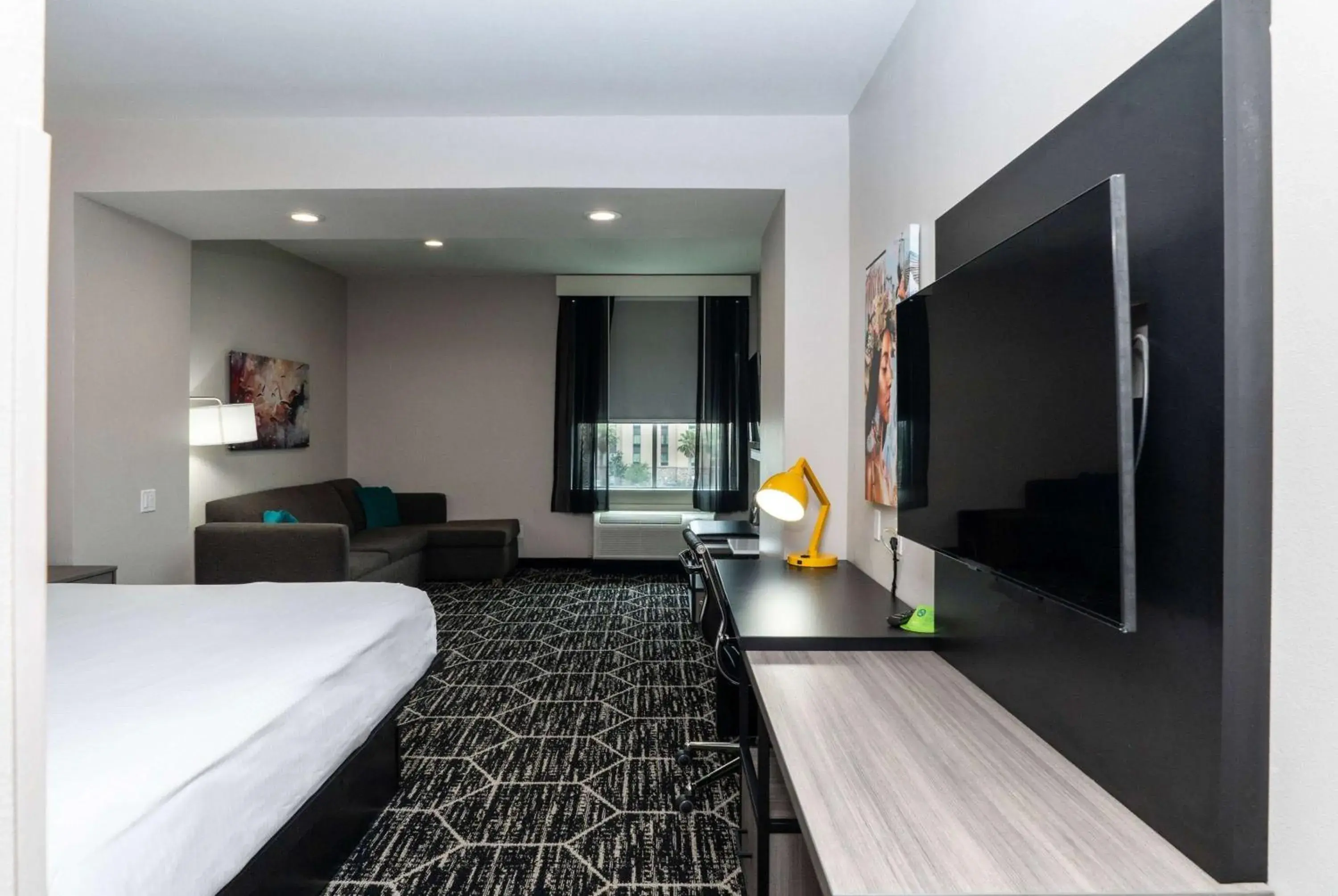 Photo of the whole room, Bed in La Quinta Inn & Suites by Wyndham Corpus Christi Southeast Photo of the whole room, Bed in La Quinta Inn & Suites by Wyndham Corpus Christi Southeast