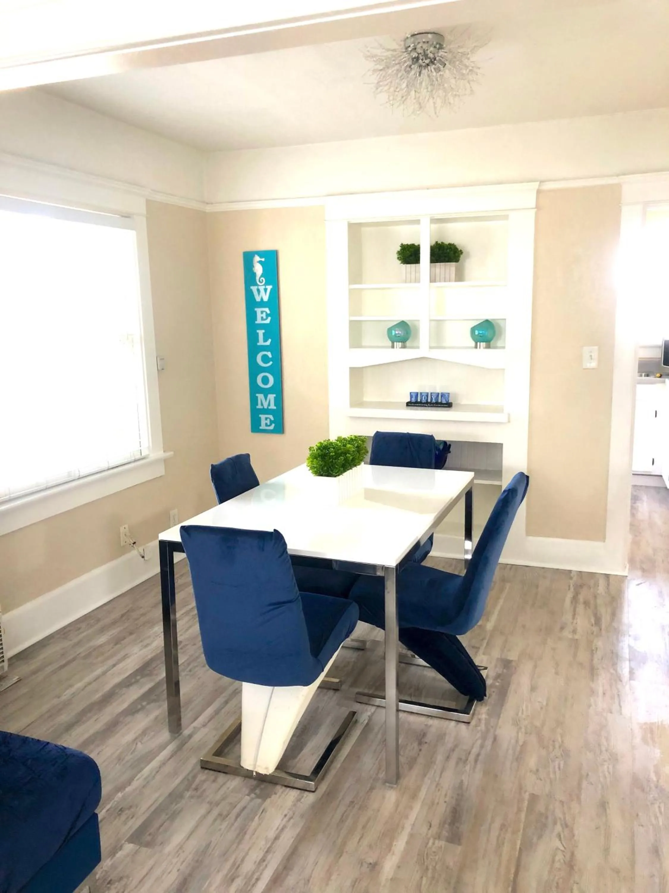 Dining area in Viva San Diego