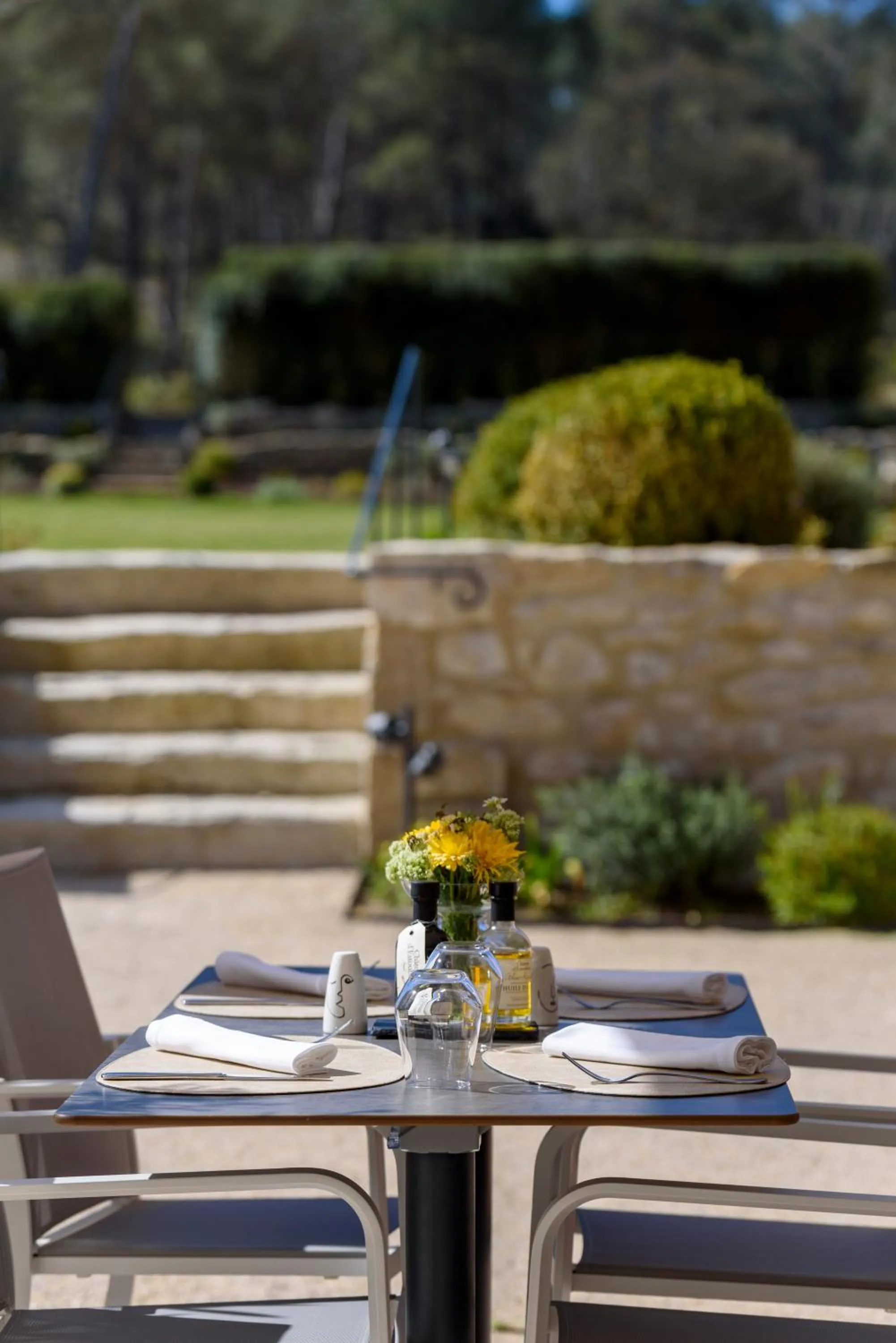 Restaurant/places to eat in Domaine de Valmouriane