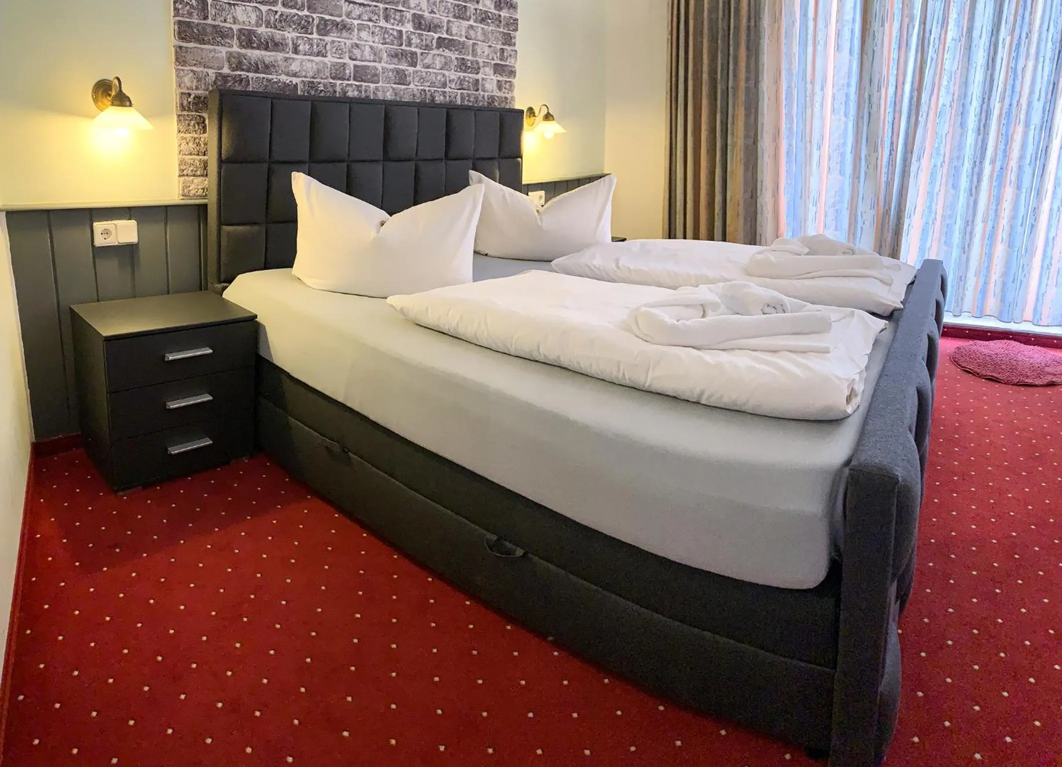 Photo of the whole room, Bed in Hotel Carl von Clausewitz