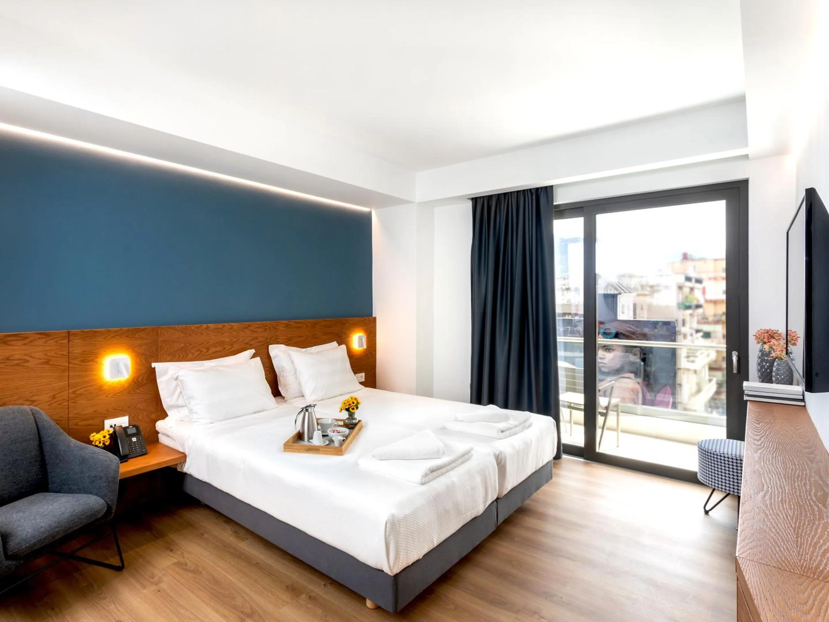 Bedroom, Bed in DAYS City Suites