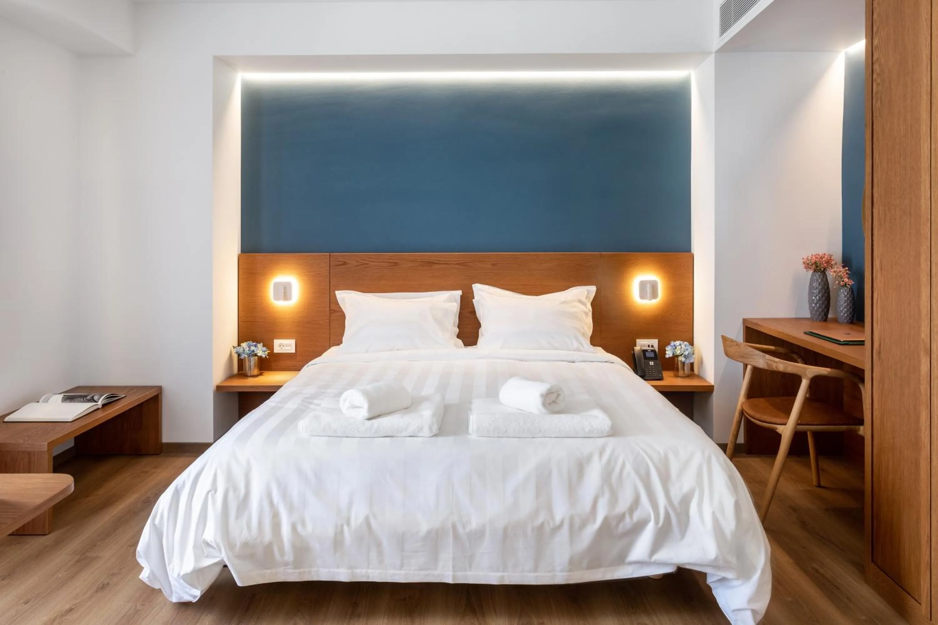 Bed in DAYS City Suites