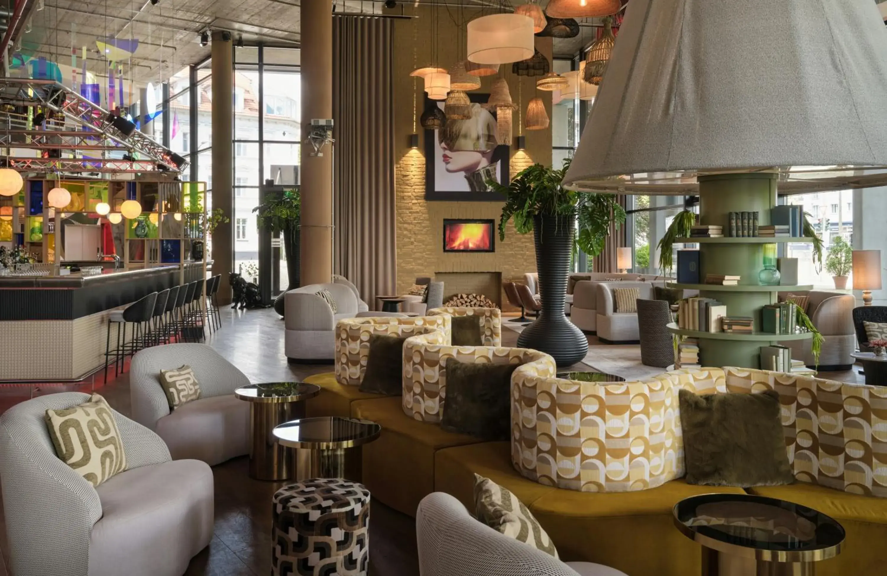 Lounge or bar in NYX Hotel Berlin Köpenick by Leonardo Hotels Lounge or bar in NYX Hotel Berlin Köpenick by Leonardo Hotels