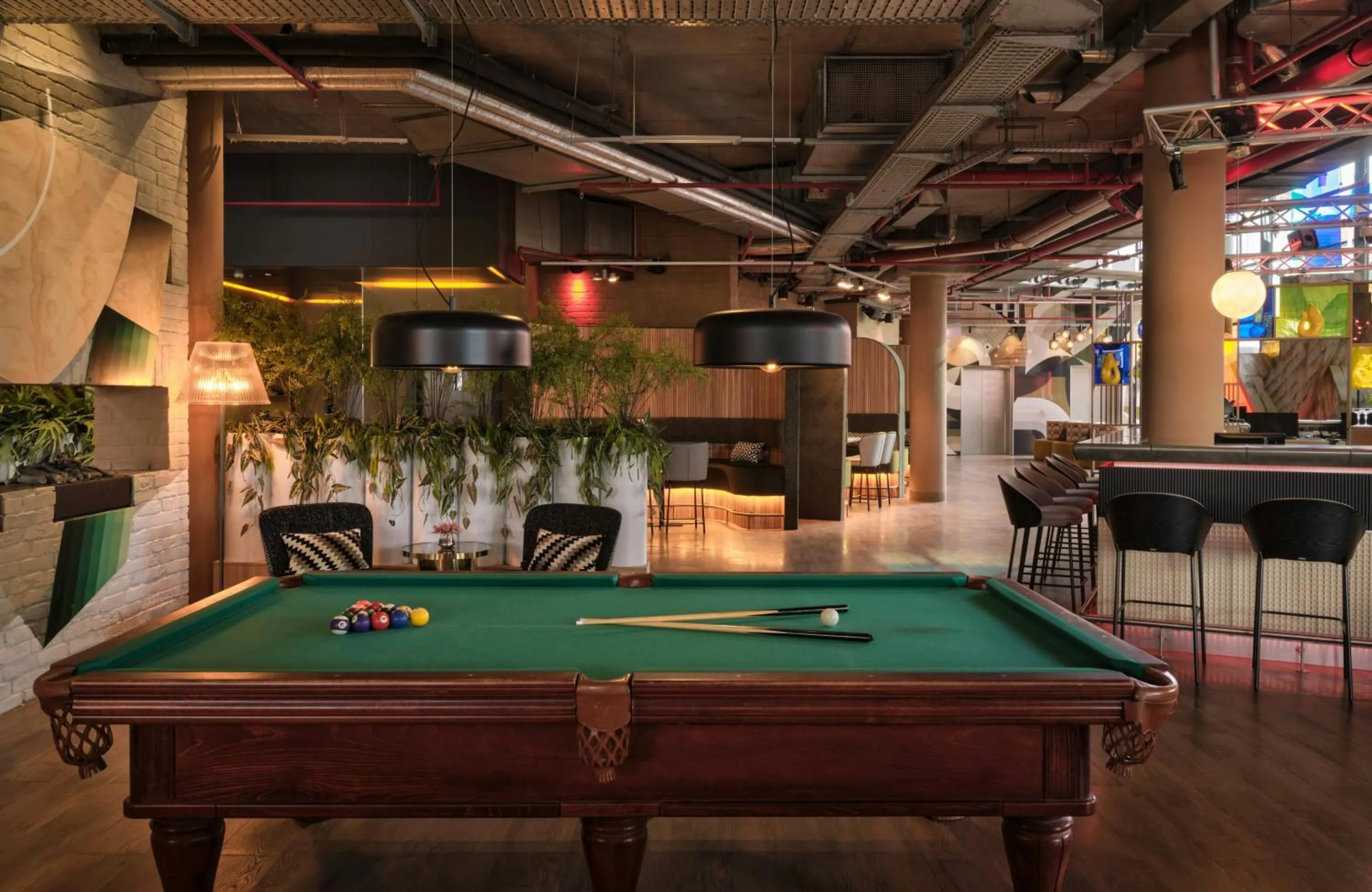 Lounge or bar in NYX Hotel Berlin Köpenick by Leonardo Hotels