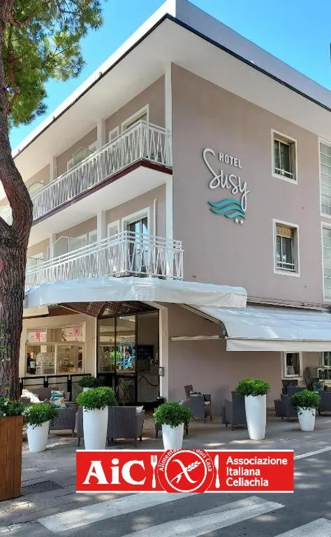 Day in Hotel Susy - Ambienti rinnovati - direttamente su viale Dante e a due passi dal mare