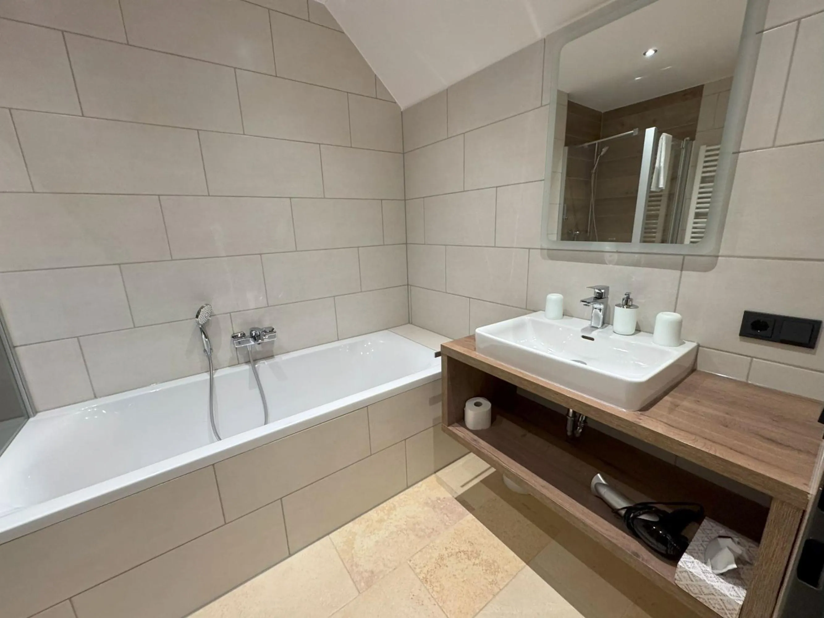 Bathroom in Hotelgasthof Kirchenwirt