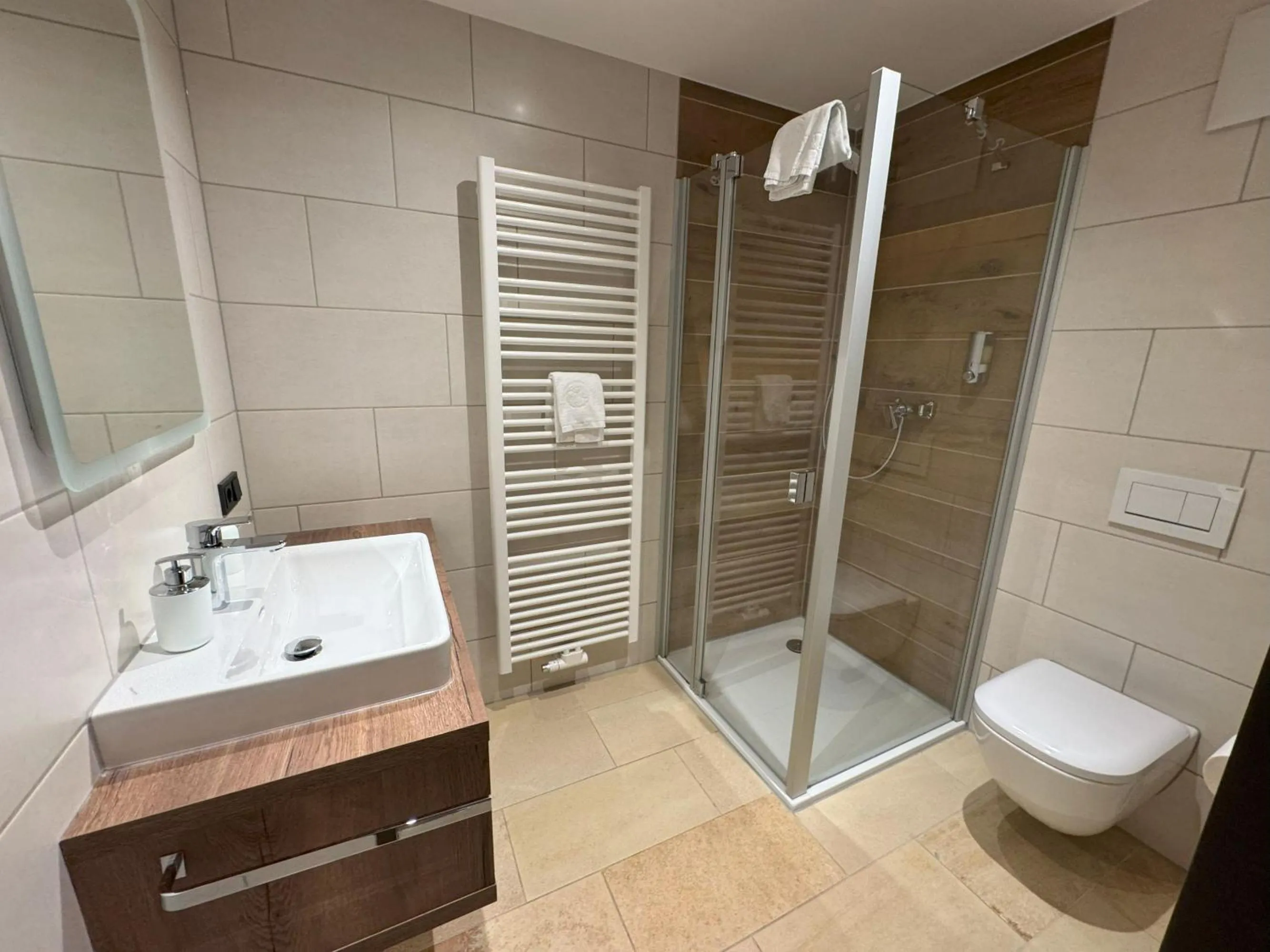 Shower in Hotelgasthof Kirchenwirt