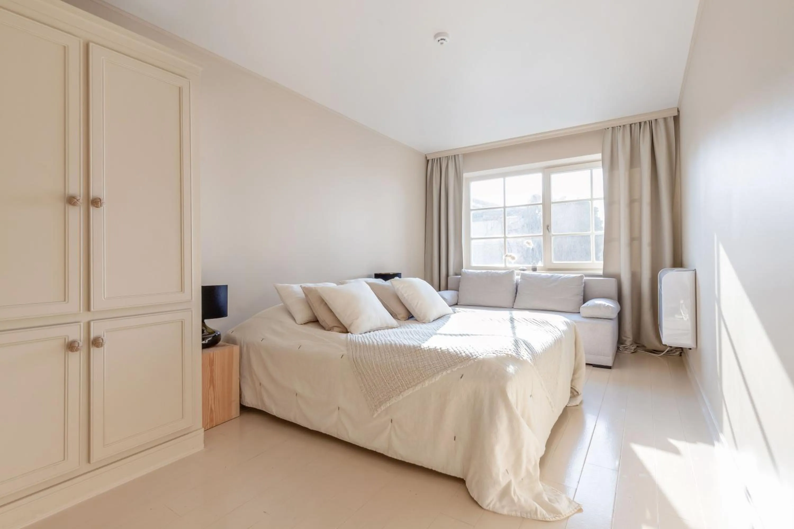 Photo of the whole room, Bed in Nidos Banga