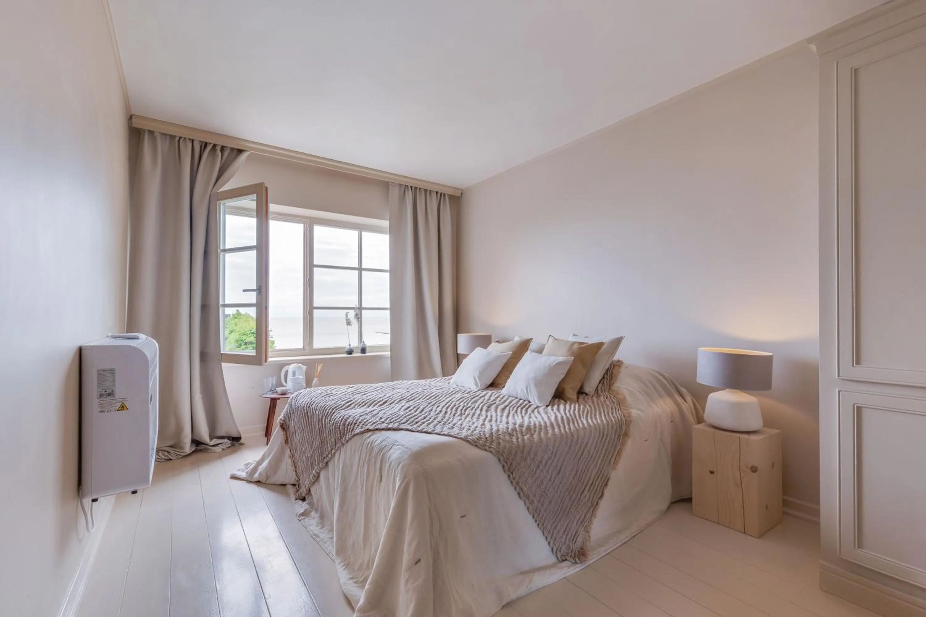 Photo of the whole room, Bed in Nidos Banga