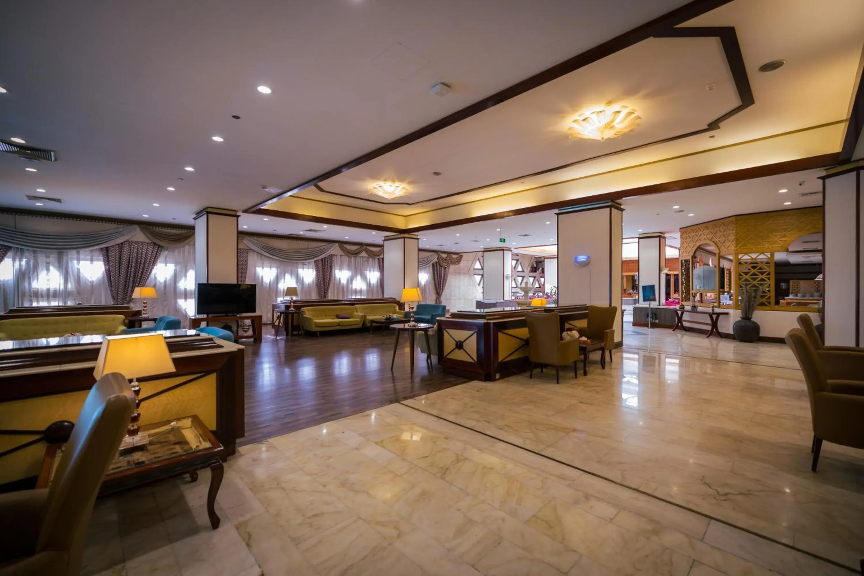 Restaurant/places to eat in Jeddah Grand Hotel Restaurant/places to eat in Jeddah Grand Hotel