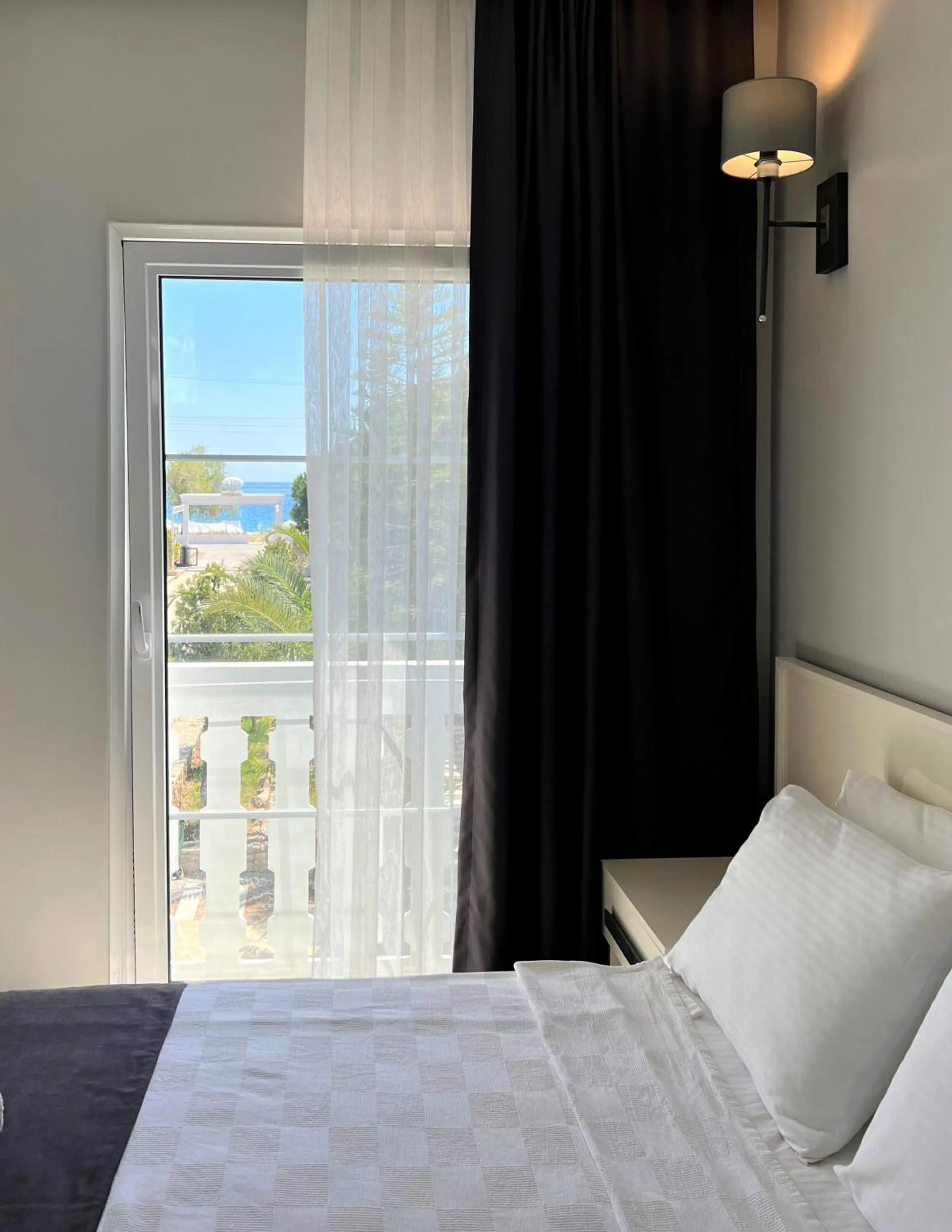 Sea view, Bed in Otel Beyaz İnci