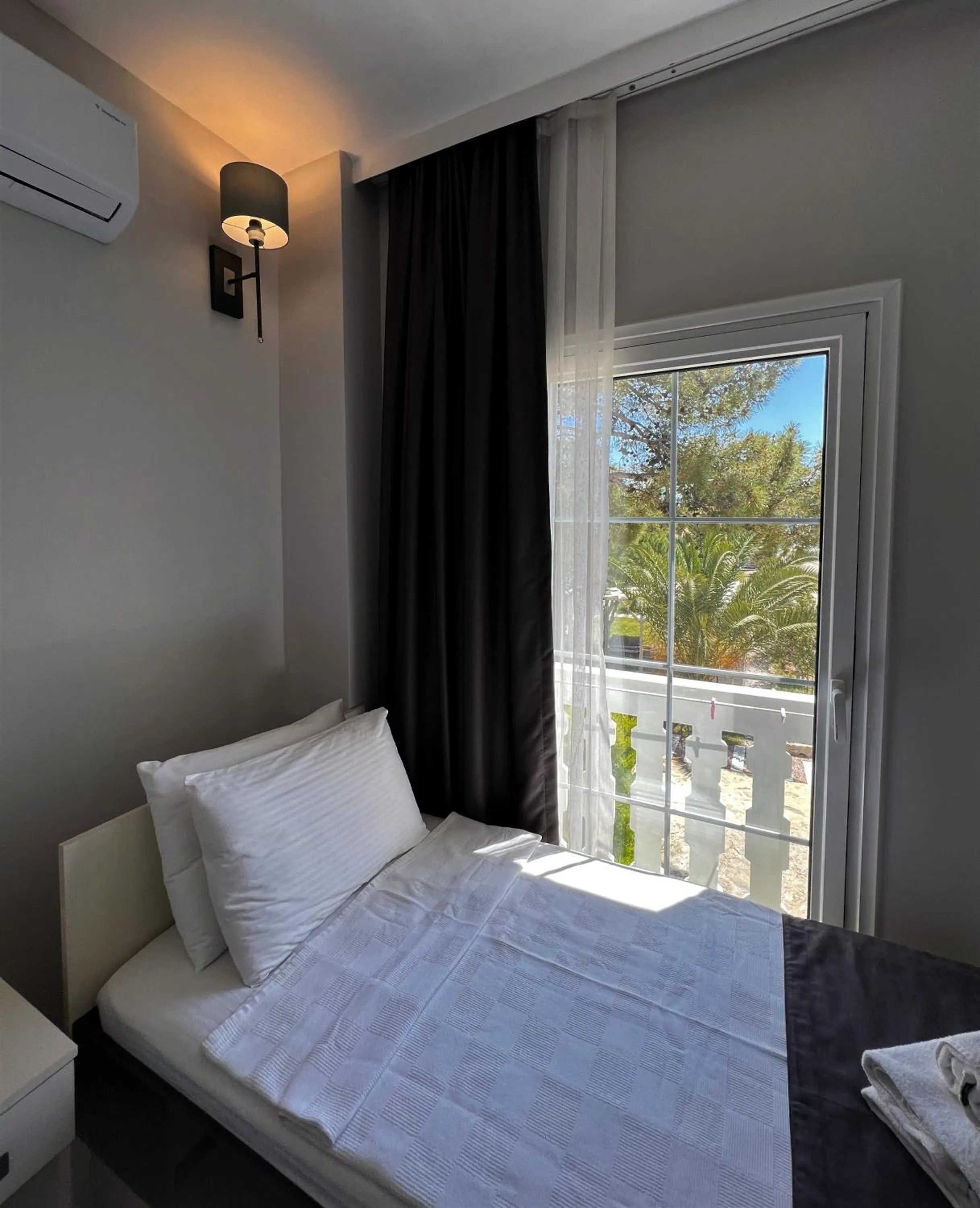 Garden view, Bed in Otel Beyaz İnci