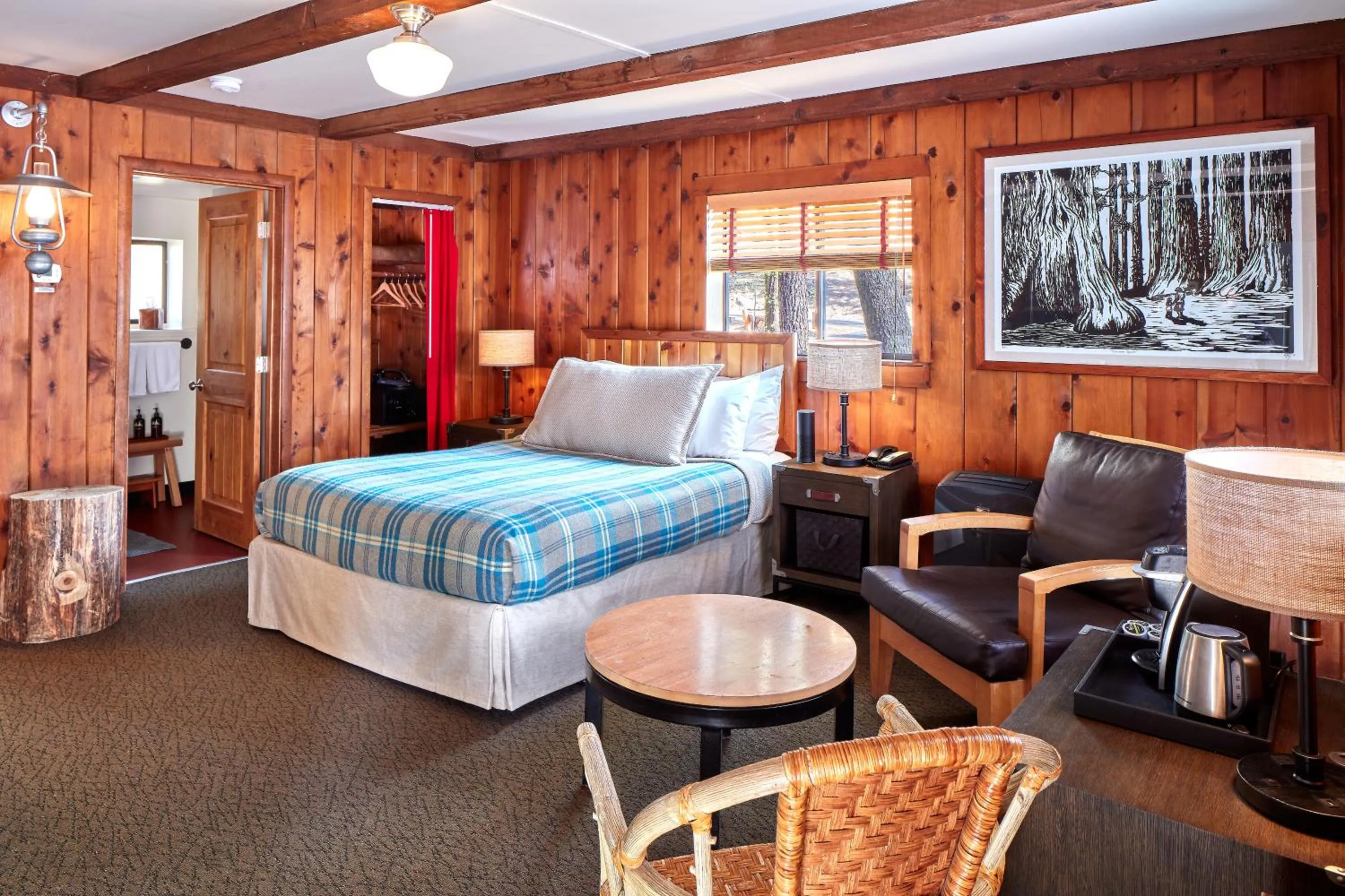 Photo of the whole room, Bed in Evergreen Lodge at Yosemite