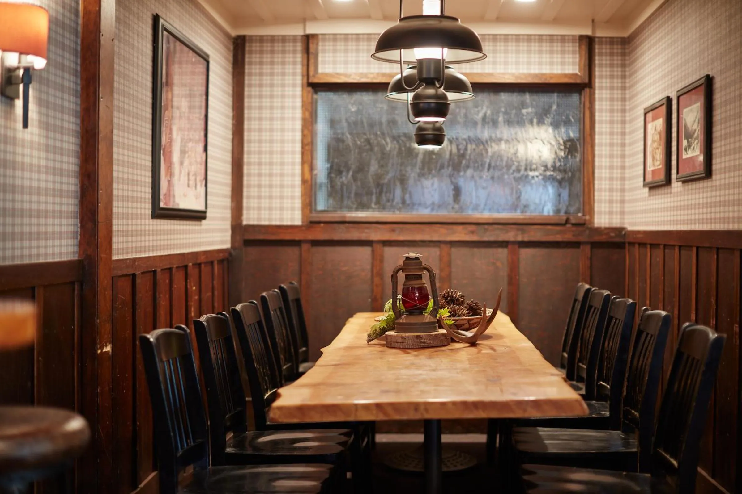 Dining area in Evergreen Lodge at Yosemite
