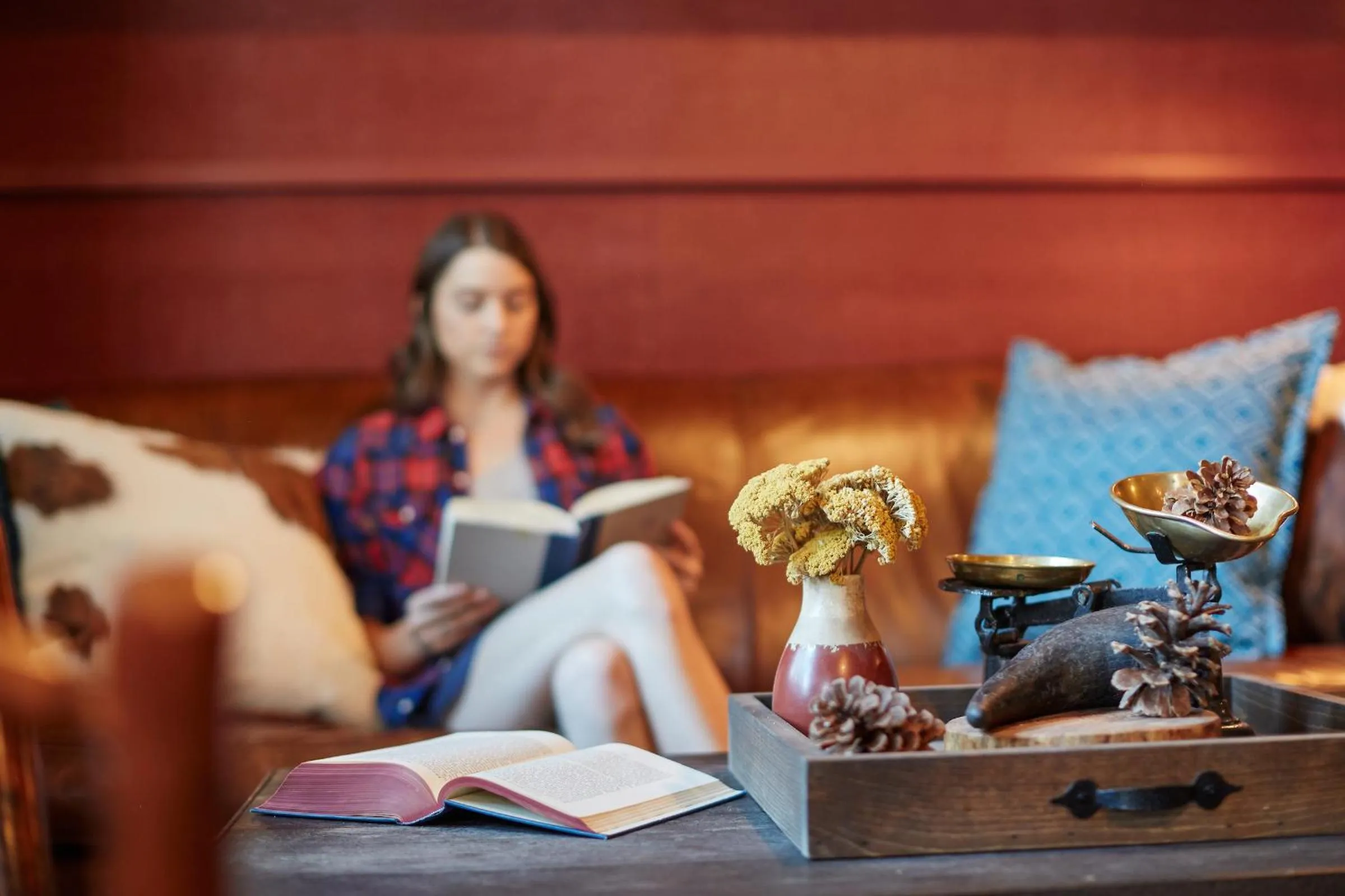 Seating area in Evergreen Lodge at Yosemite