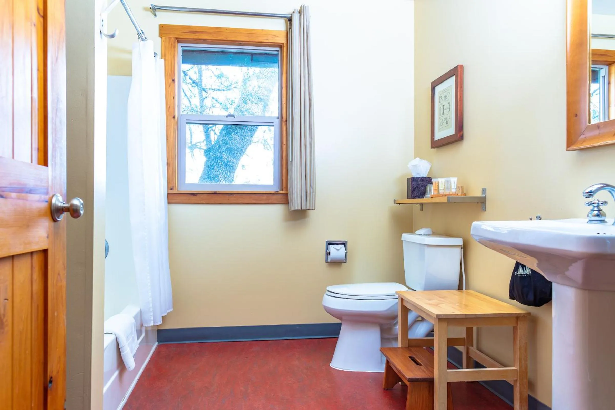 Shower in Evergreen Lodge at Yosemite