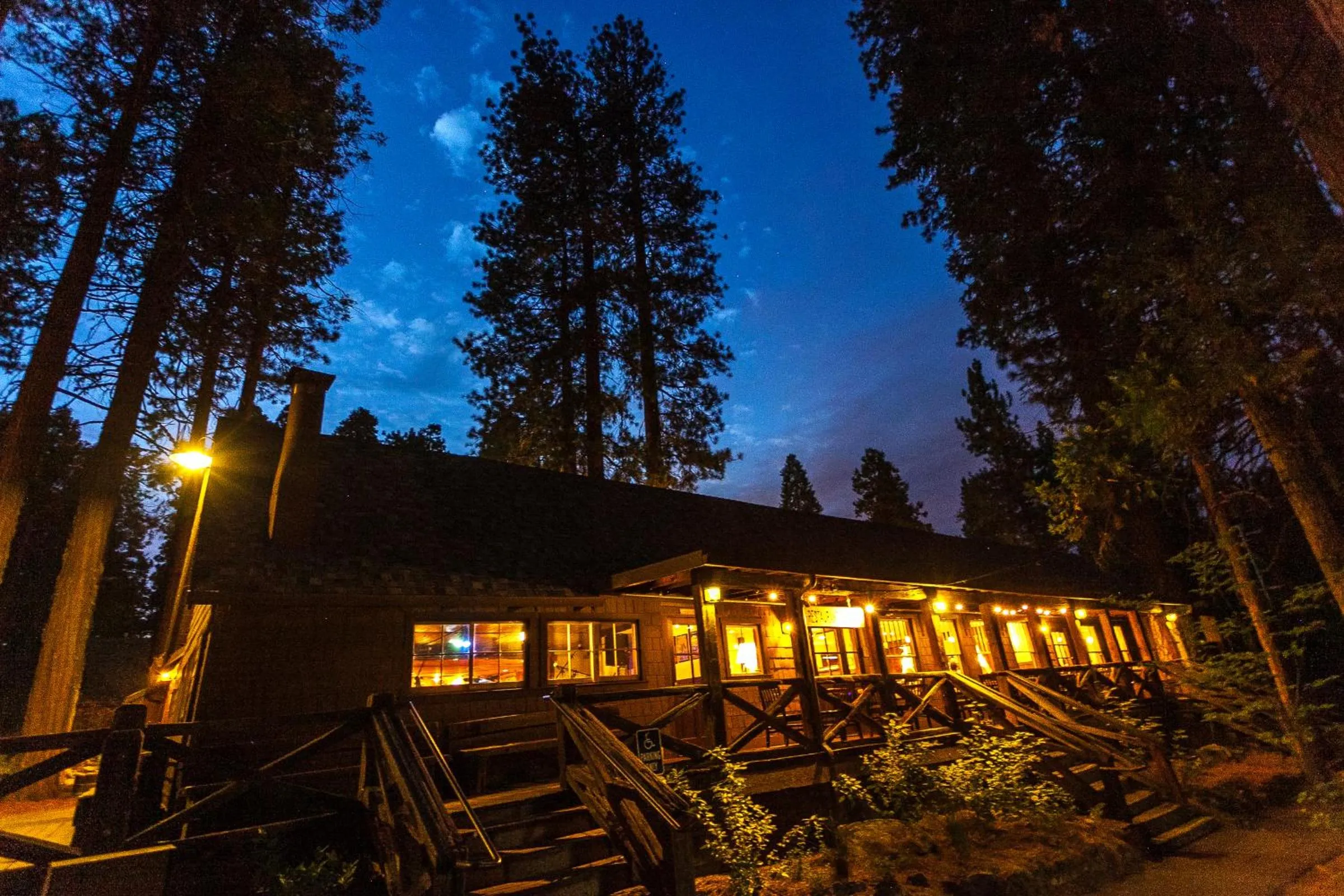 Restaurant/places to eat in Evergreen Lodge at Yosemite