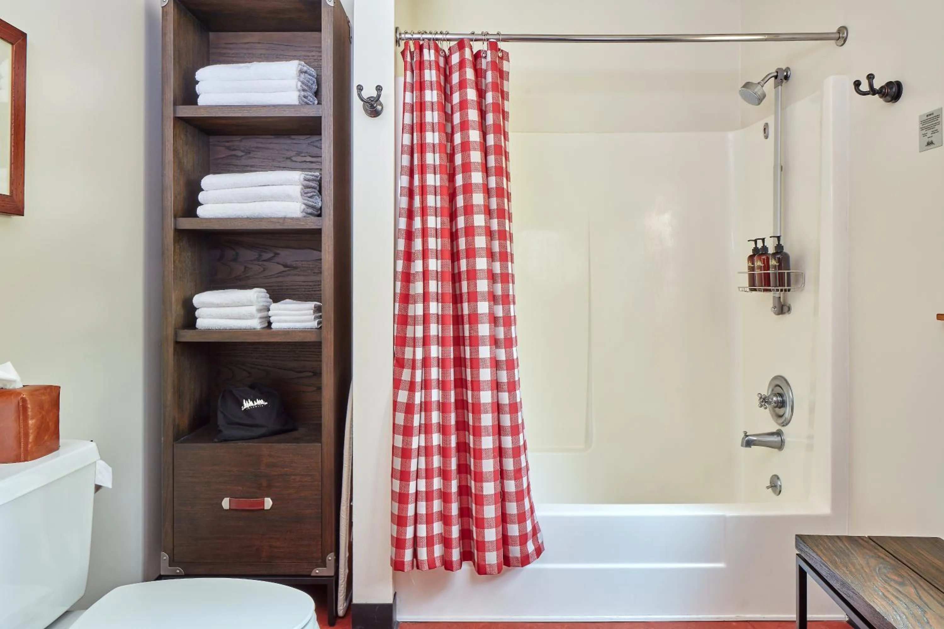 Shower in Evergreen Lodge at Yosemite