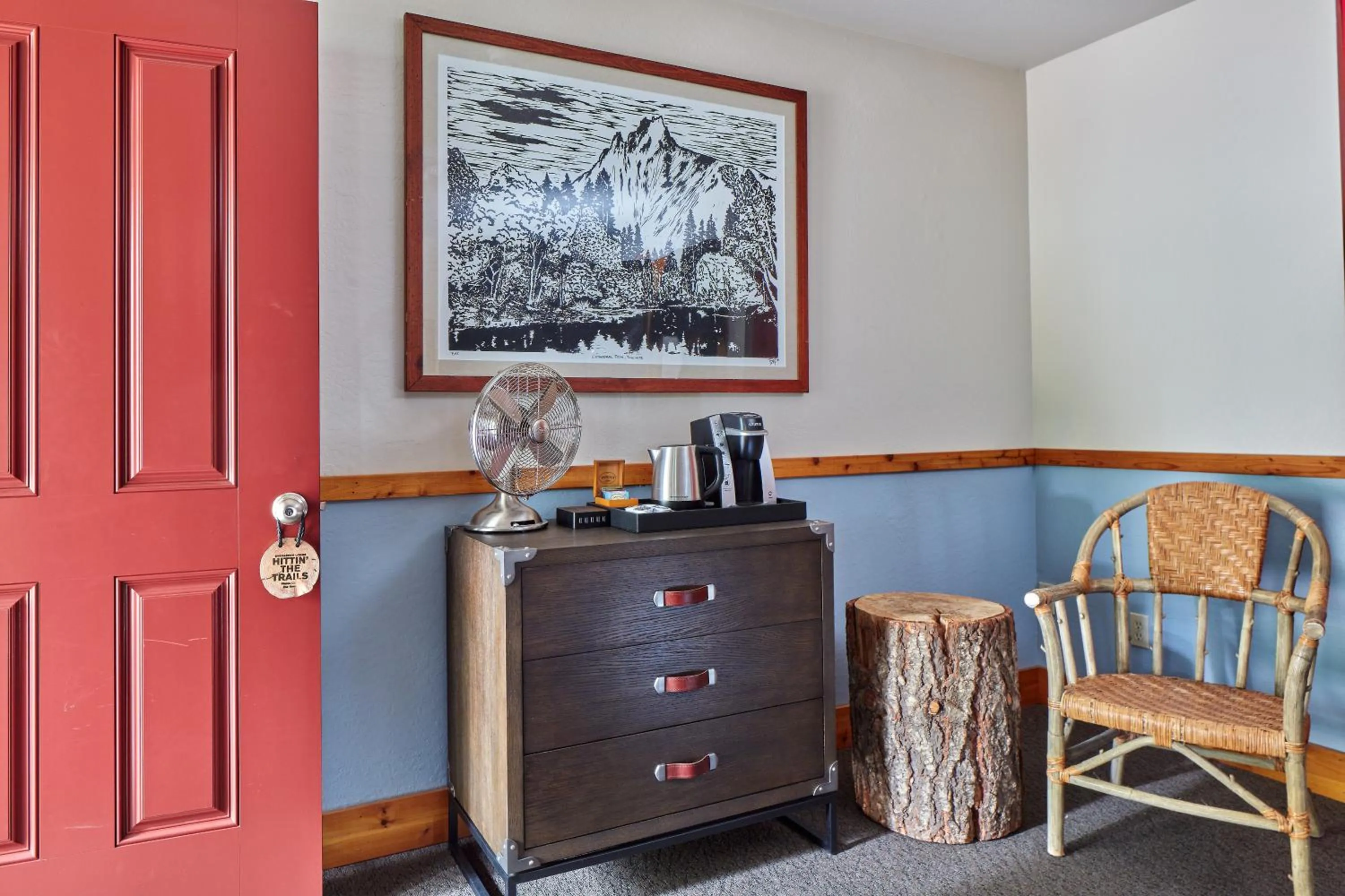 Seating area in Evergreen Lodge at Yosemite