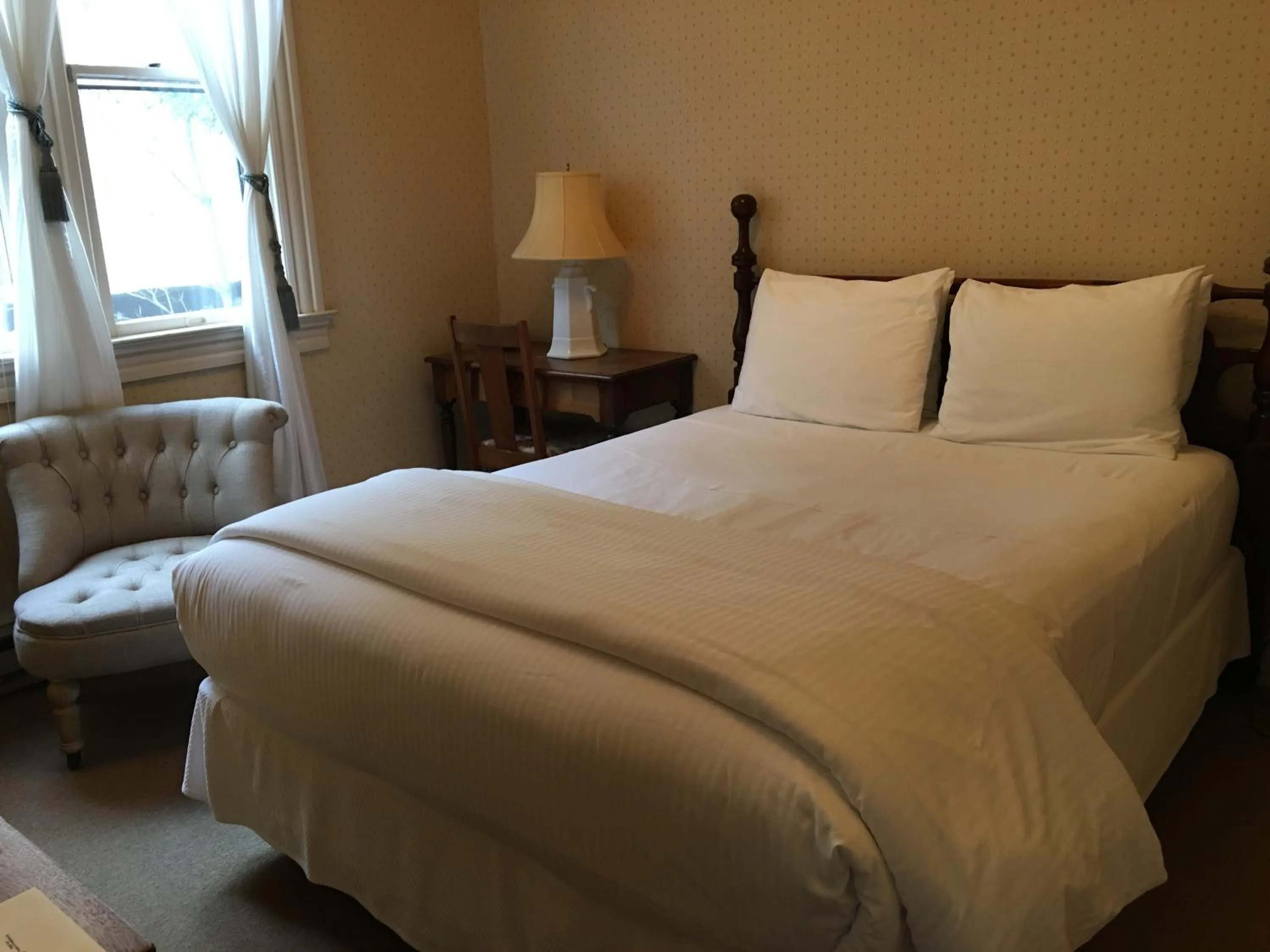 Bed in Cowper Inn