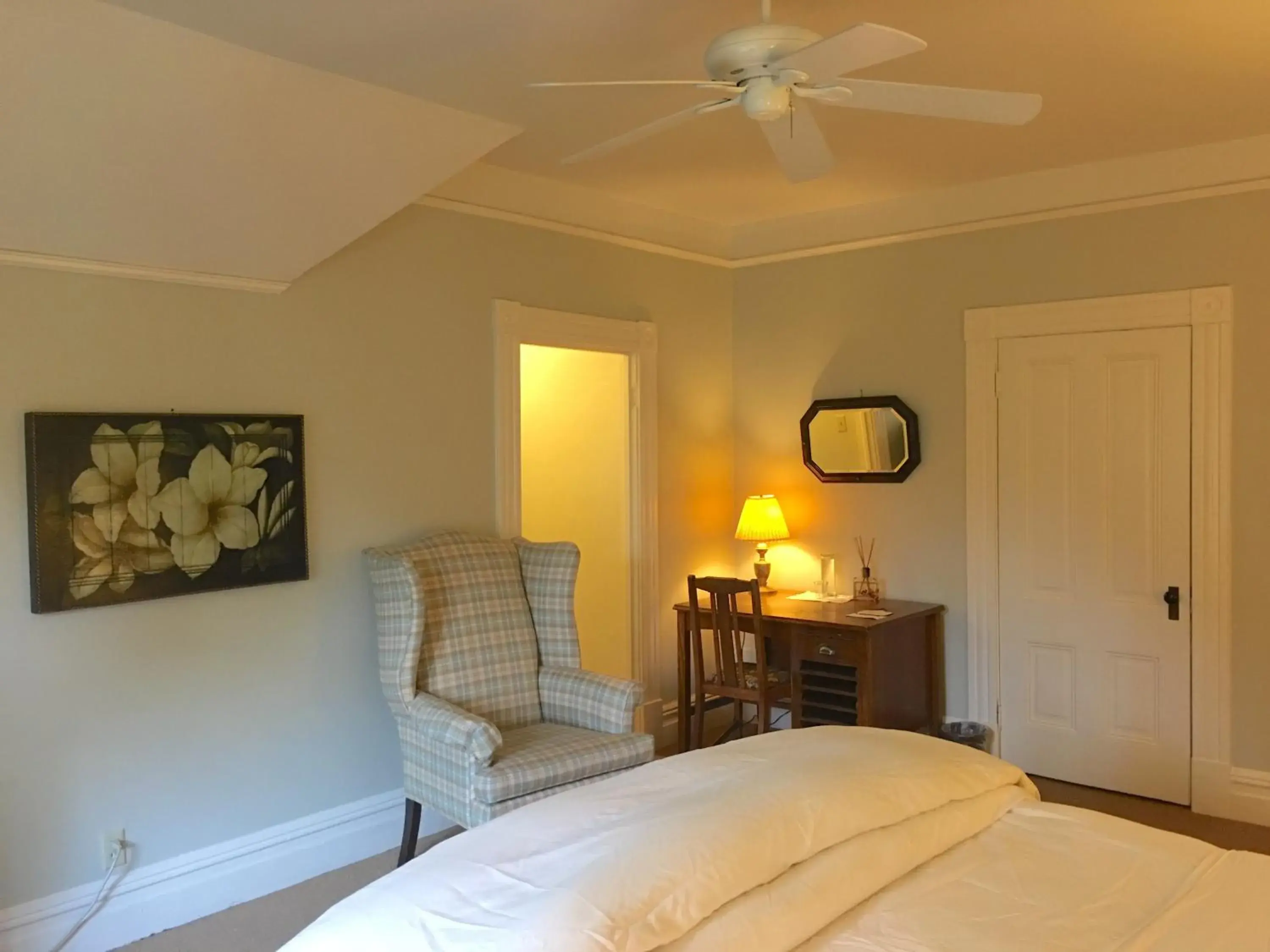 Suite - single occupancy in Cowper Inn Suite - single occupancy in Cowper Inn