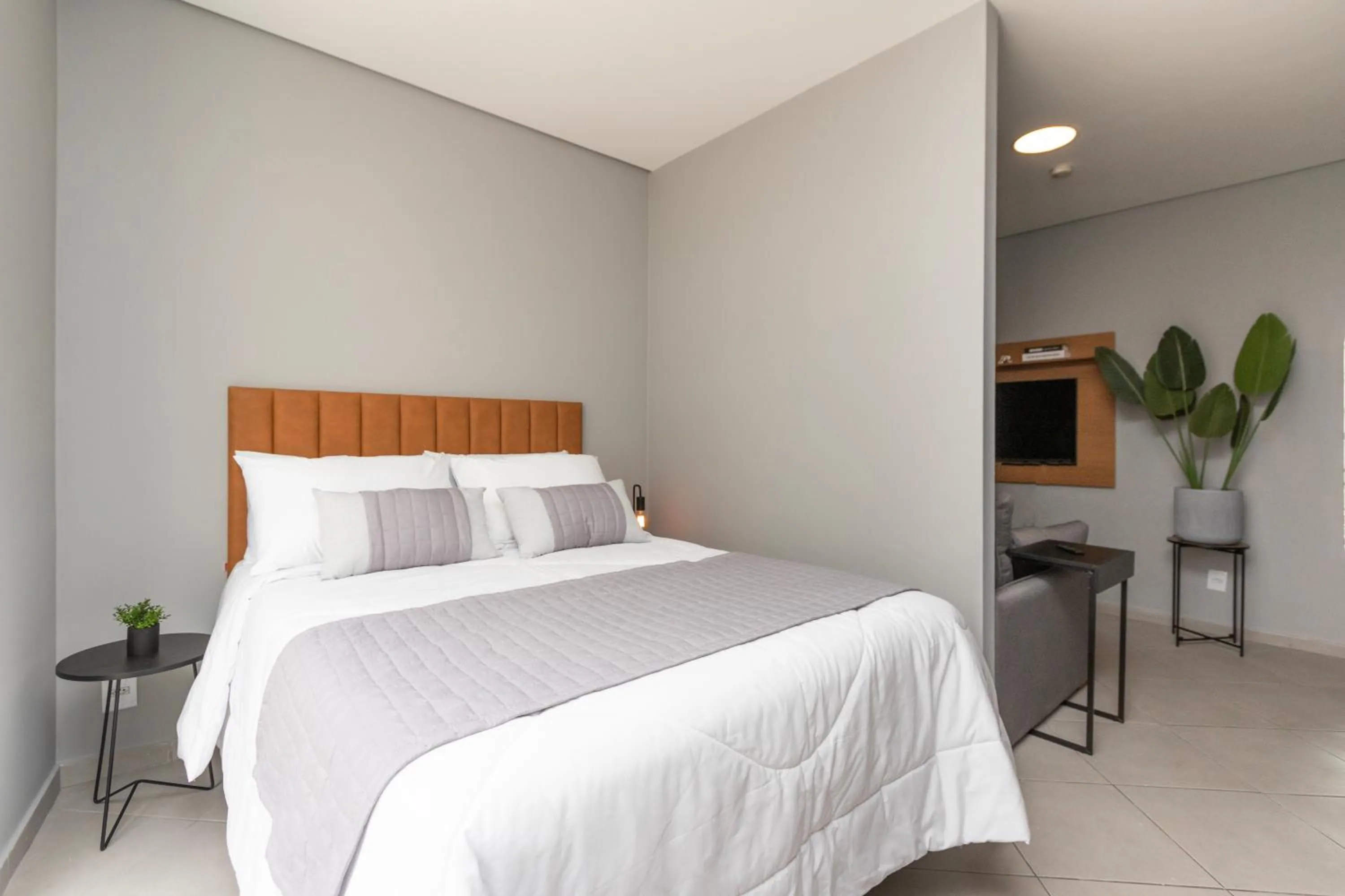 Photo of the whole room, Bed in 360 Av Ipiranga