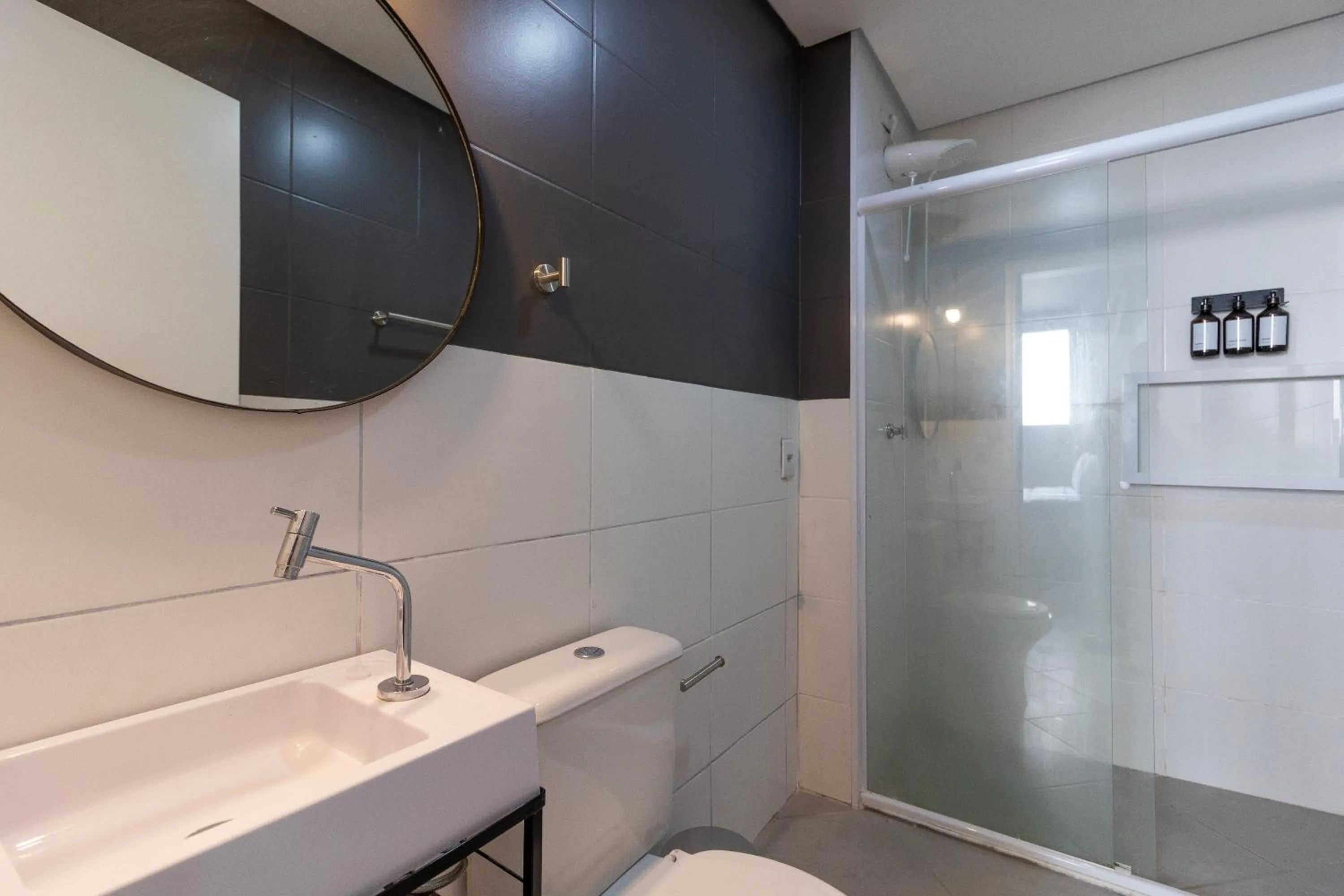 Shower in 360 Av Ipiranga