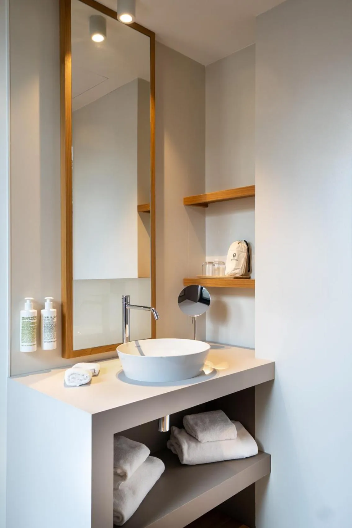 Bathroom in Ocean Drive Madrid