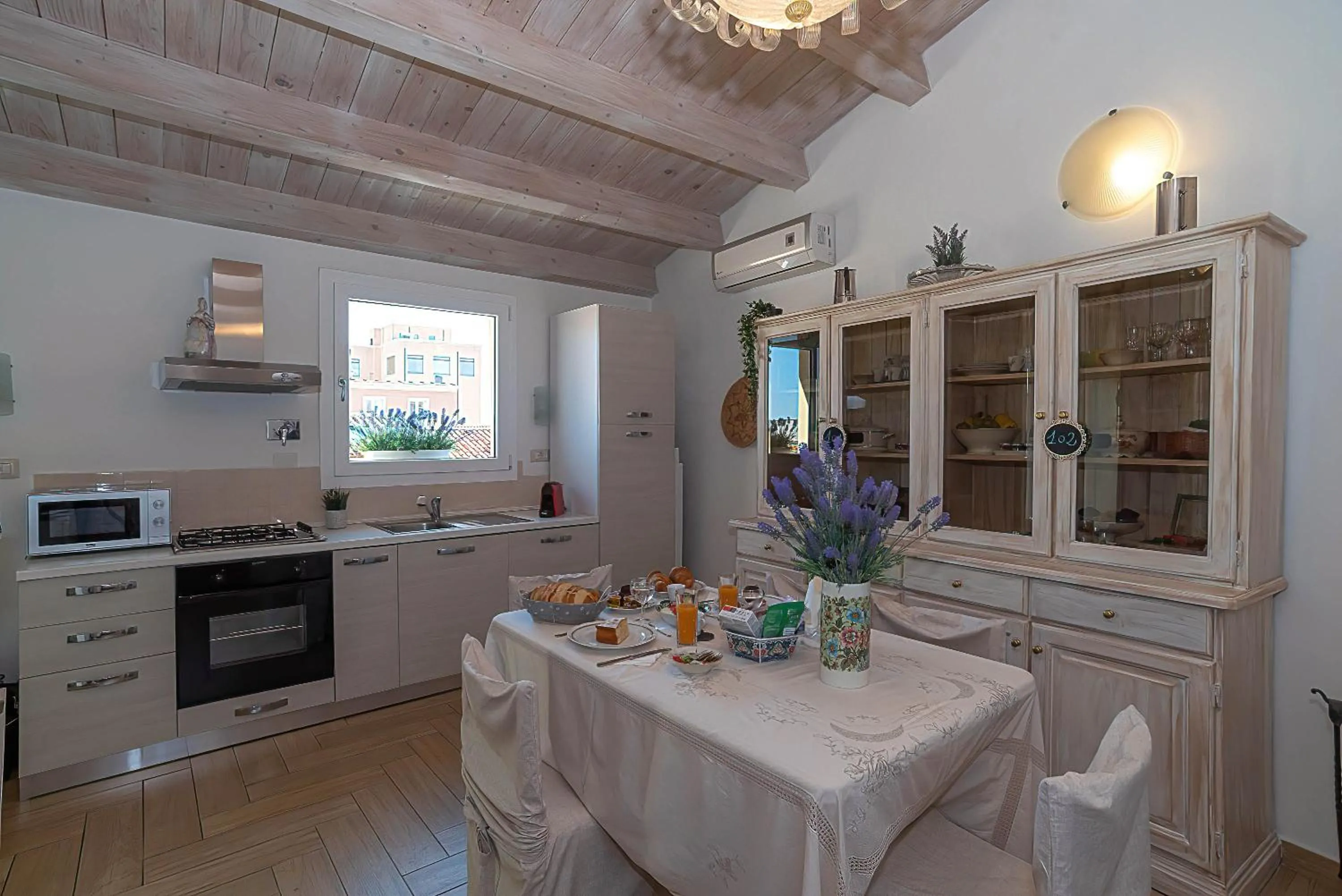 Kitchen or kitchenette in La casa del pittore