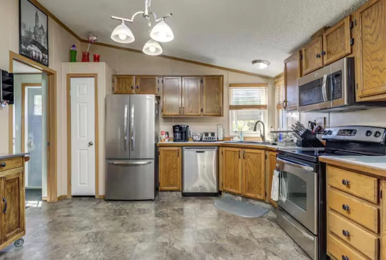 Private Pet Friendly Home Near Exotic Deer Farm Close to Pigeon Forge, Gatlinburg TN