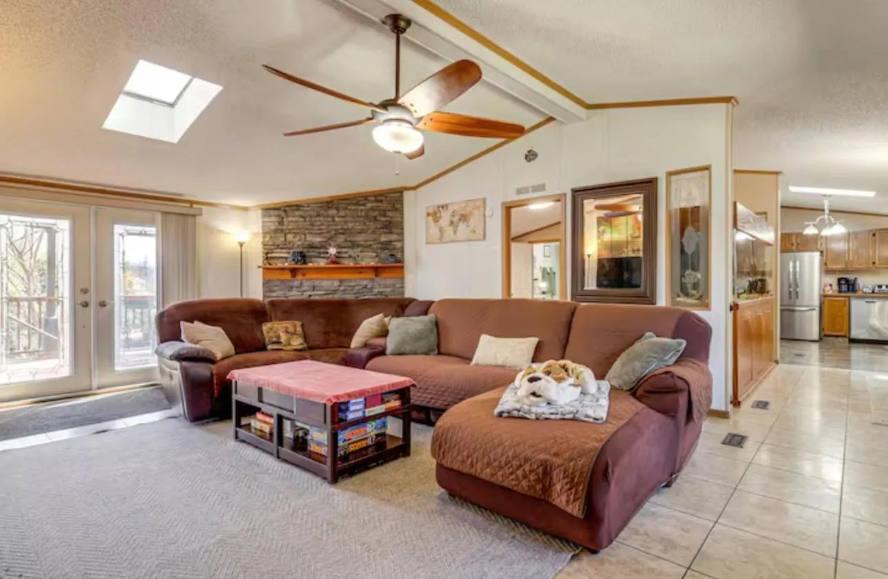 Private Pet Friendly Home Near Exotic Deer Farm Close to Pigeon Forge, Gatlinburg TN