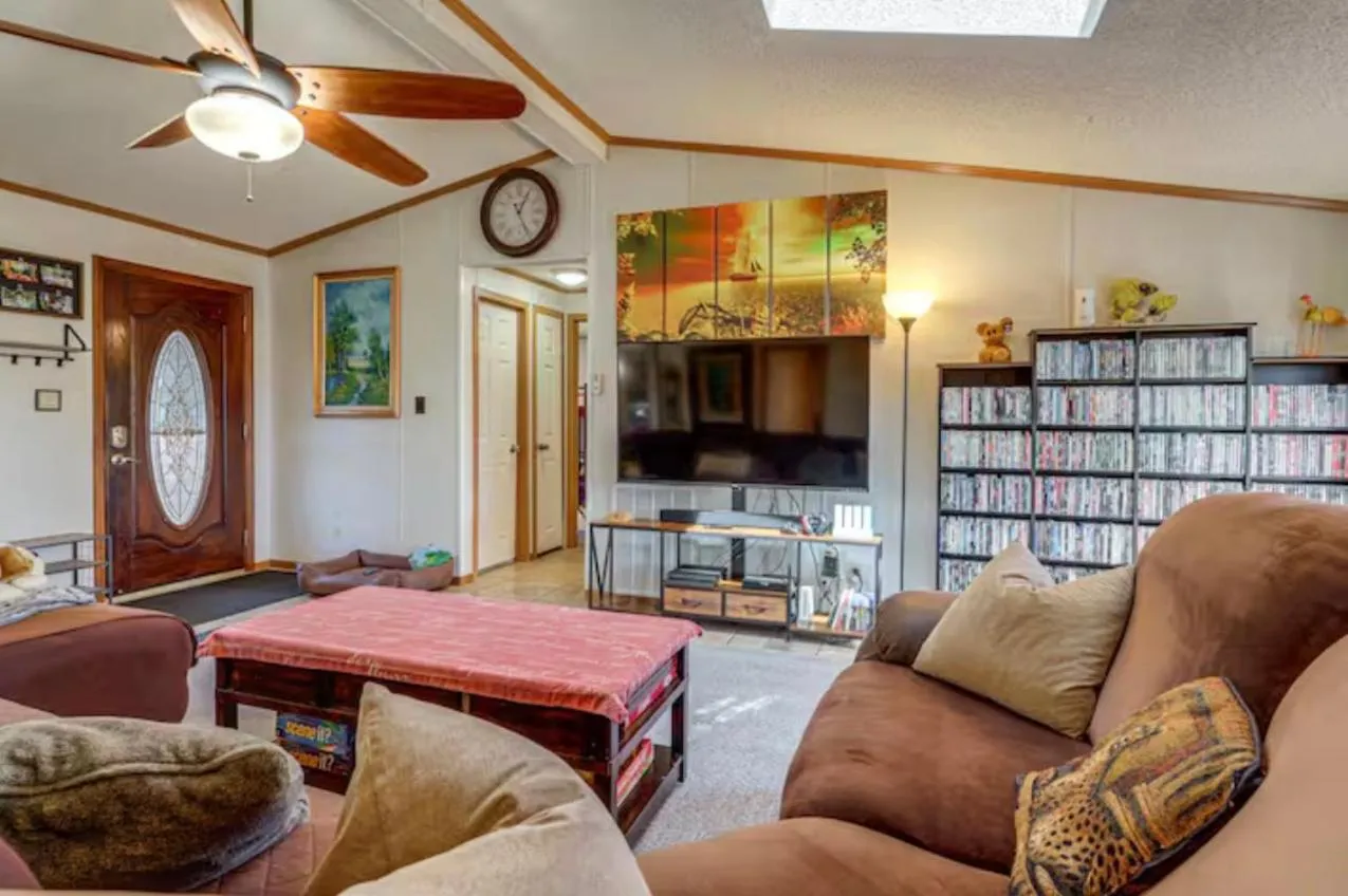 Private Pet Friendly Home Near Exotic Deer Farm Close to Pigeon Forge, Gatlinburg TN