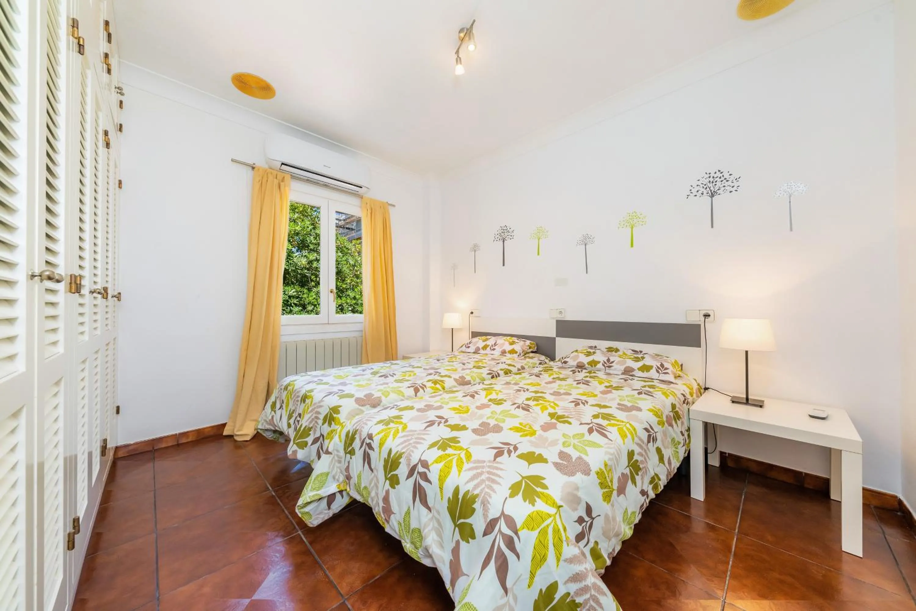 Property building, Bed in Villa Paca