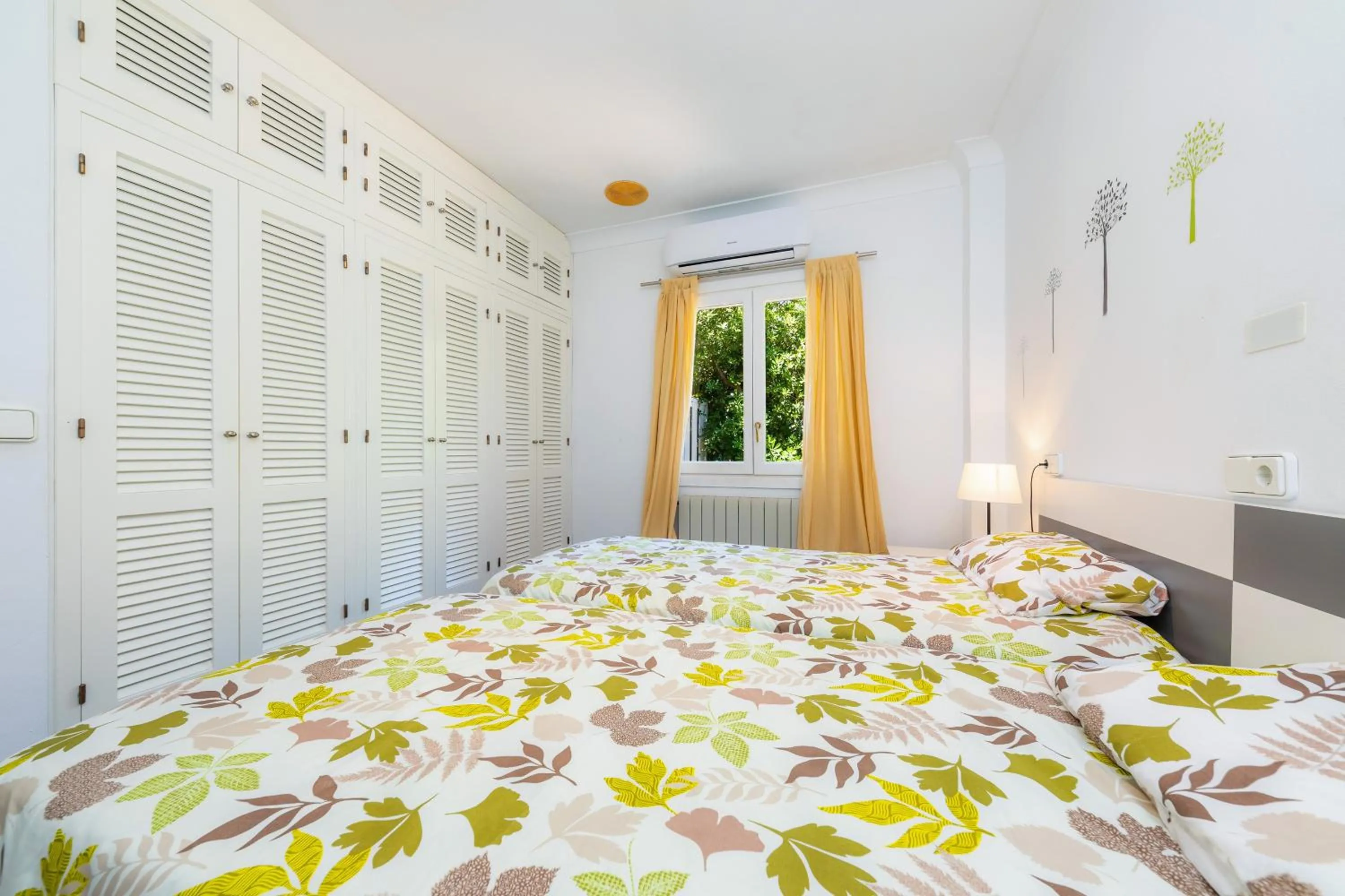 Property building, Bed in Villa Paca