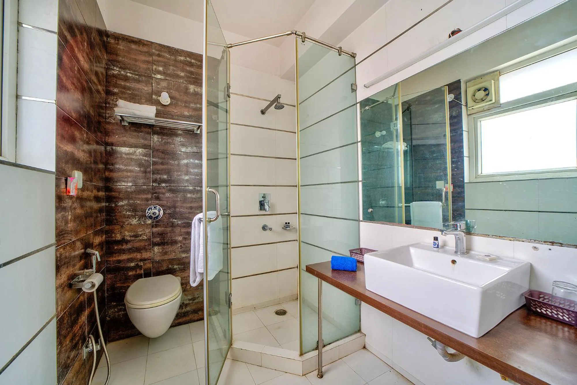 Toilet in FabHotel Rivlet