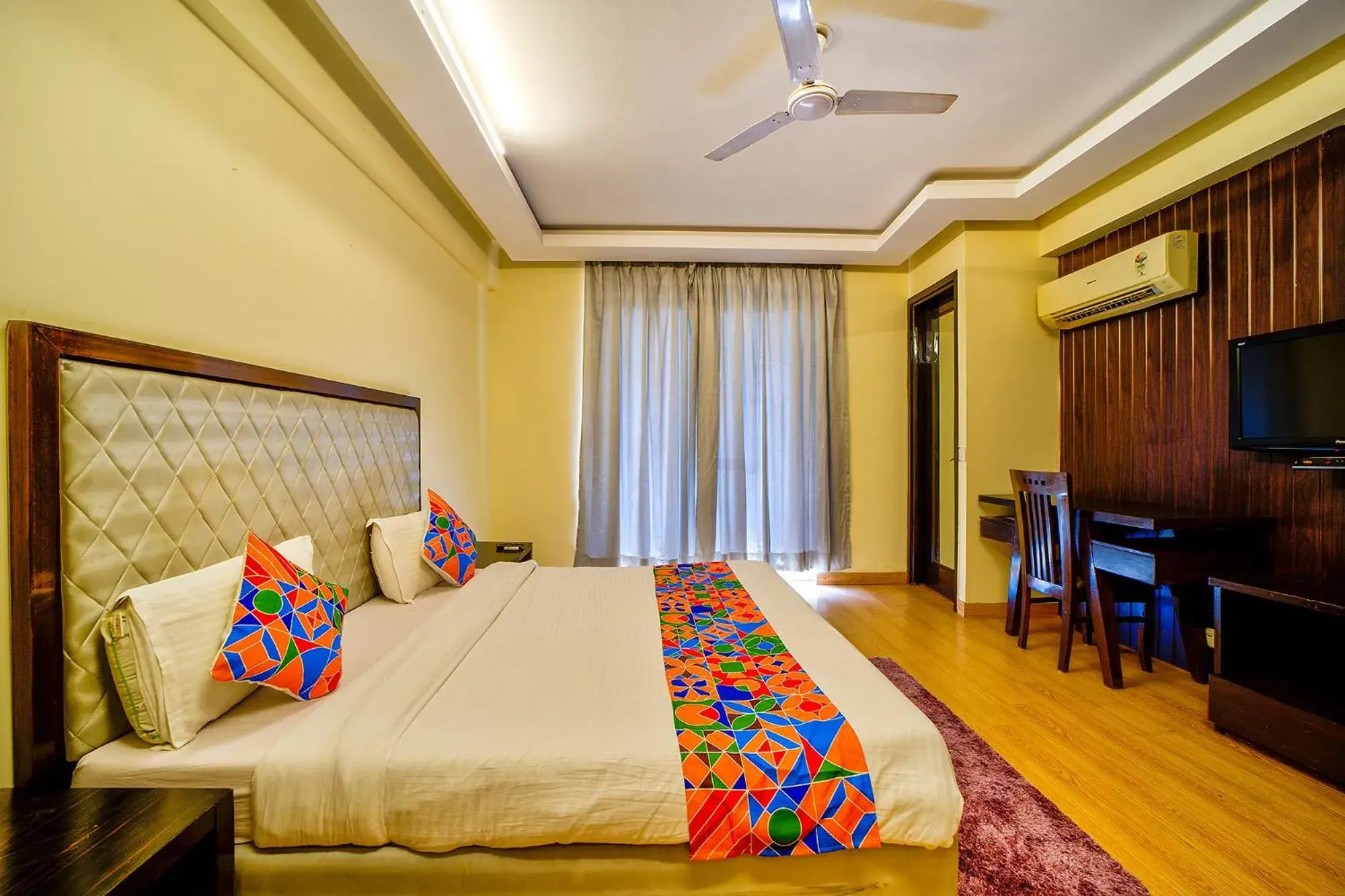 TV and multimedia, Bed in FabHotel Rivlet TV and multimedia, Bed in FabHotel Rivlet