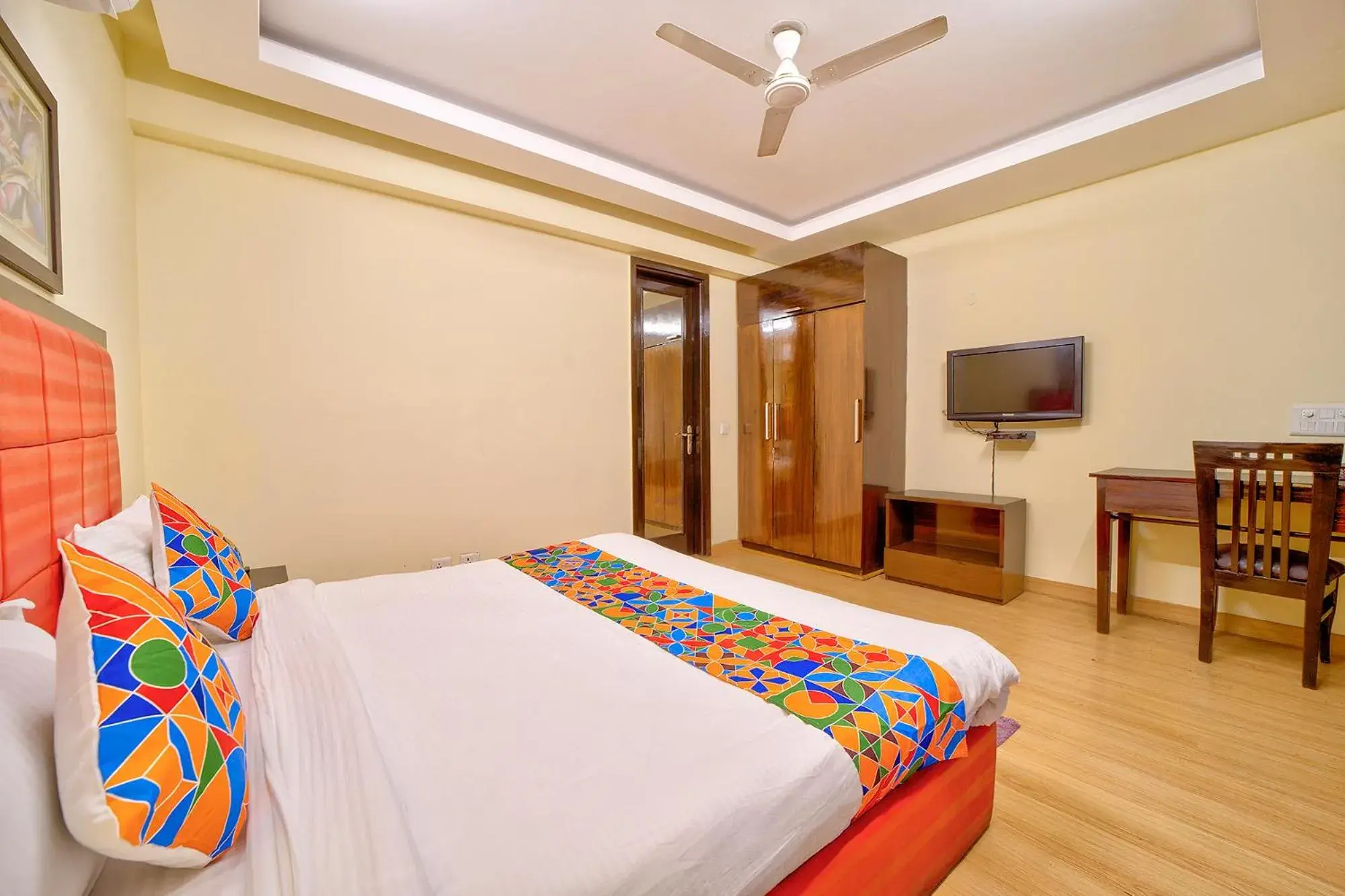 TV and multimedia, Bed in FabHotel Rivlet TV and multimedia, Bed in FabHotel Rivlet